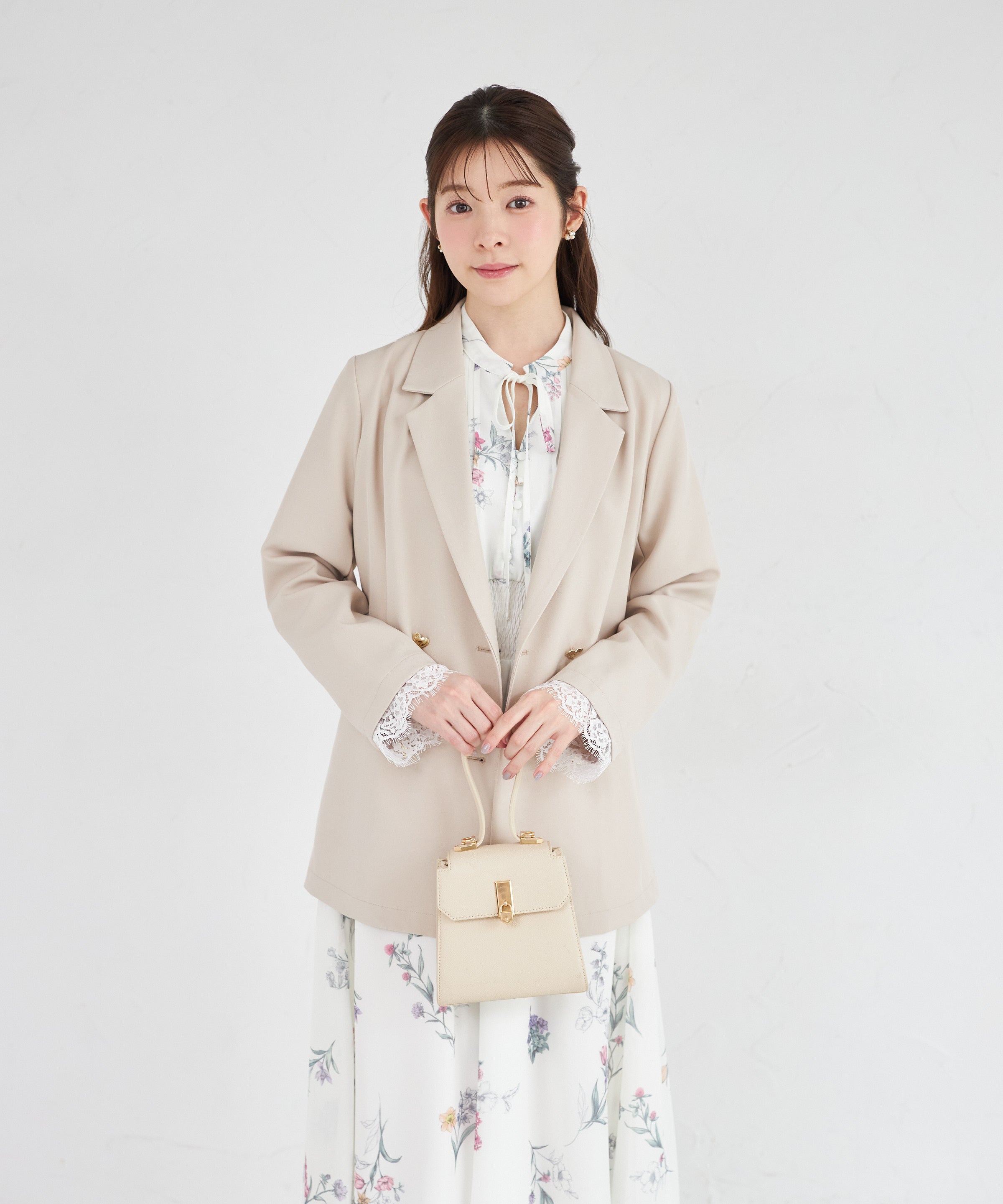 トッコクローゼット tocco closet 袖口レース付きハート釦ジャケット ベージュ