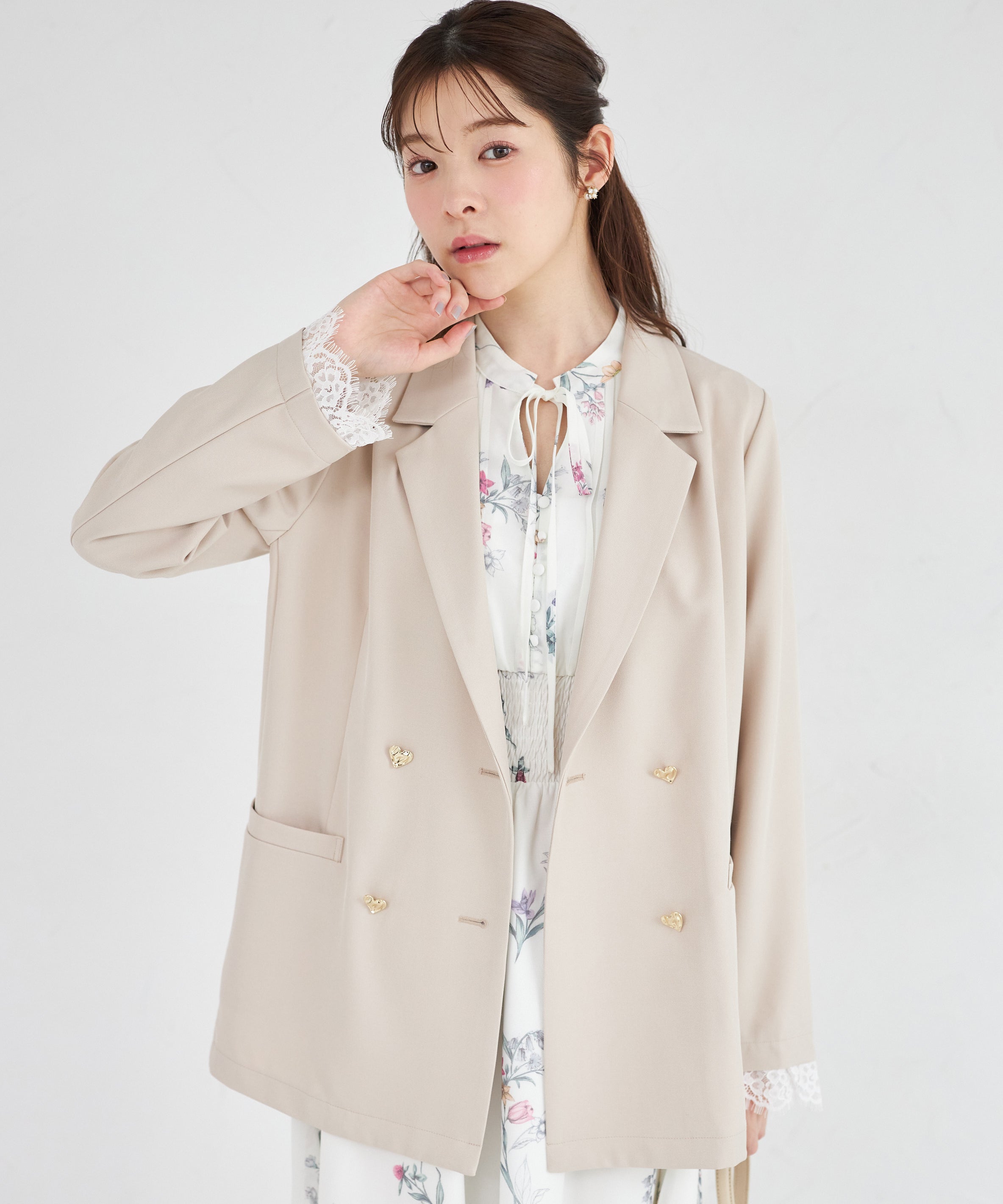トッコクローゼット tocco closet 袖口レース付きハート釦ジャケット ベージュ