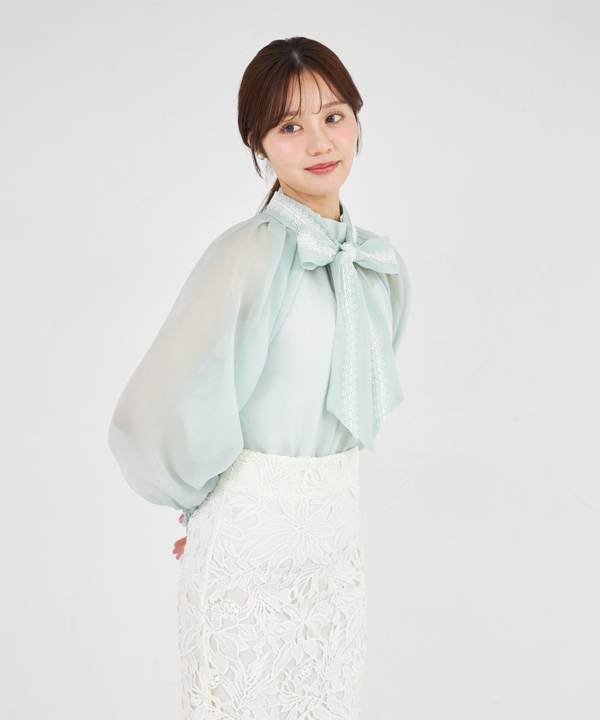 トッコクローゼット tocco closet 2WAYレースボウタイリボン付きシアーブラウス グリーン