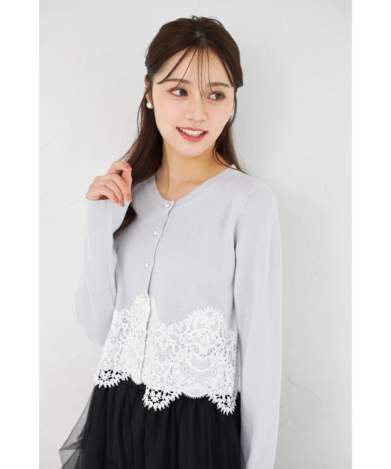 トッコクローゼット tocco closet 裾レース装飾パール釦ニットカーディガン ブルー