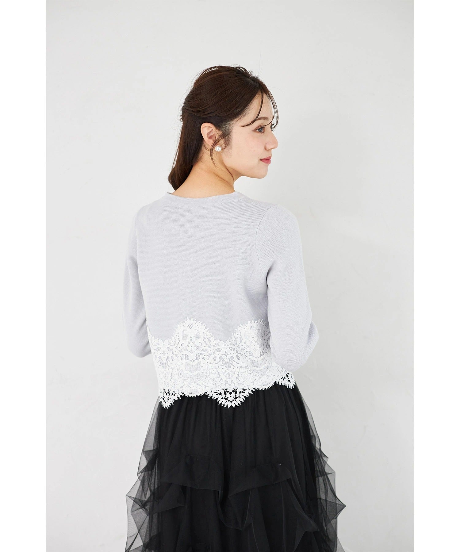 トッコクローゼット tocco closet 裾レース装飾パール釦ニットカーディガン ブルー