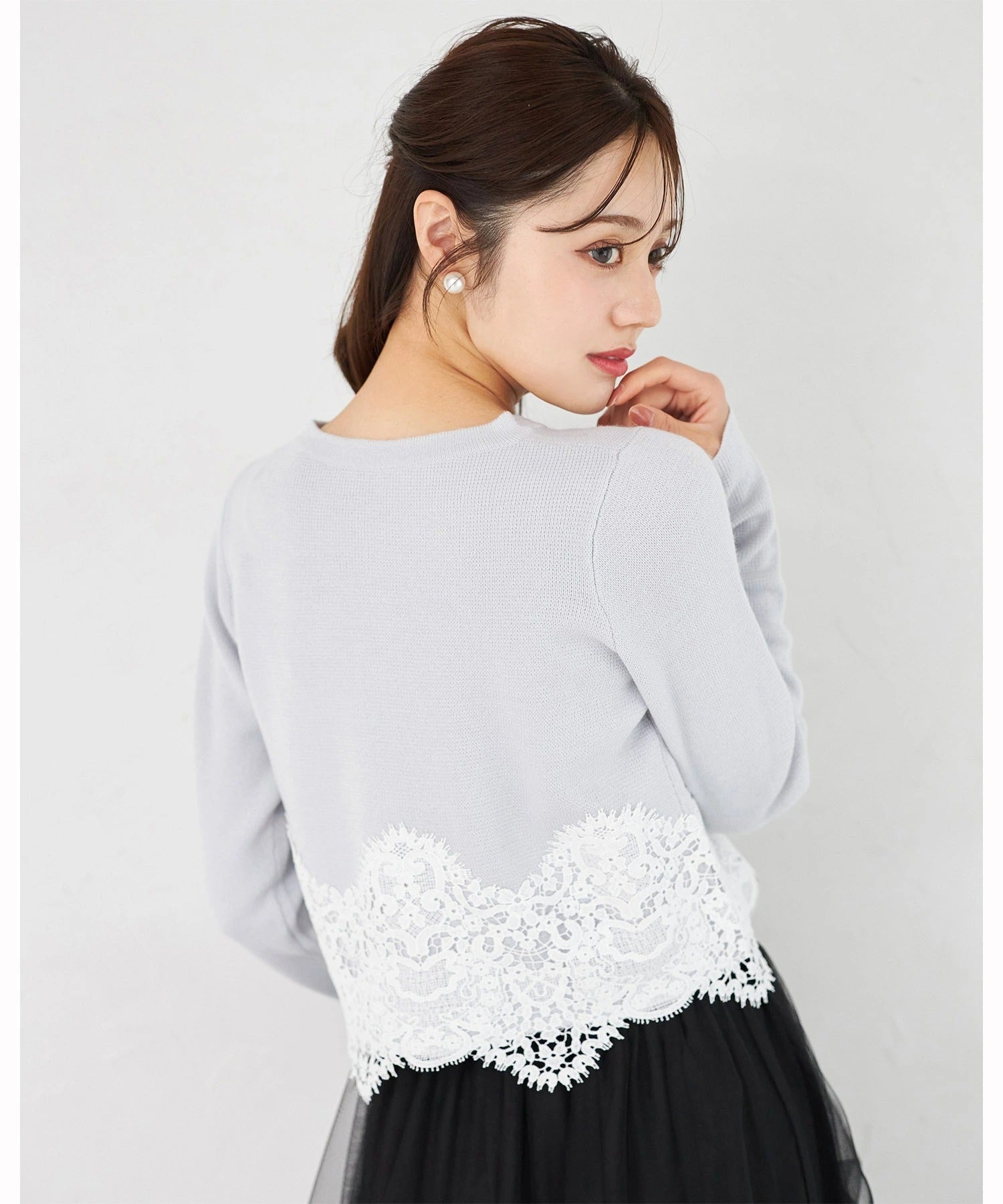 トッコクローゼット tocco closet 裾レース装飾パール釦ニットカーディガン ブルー