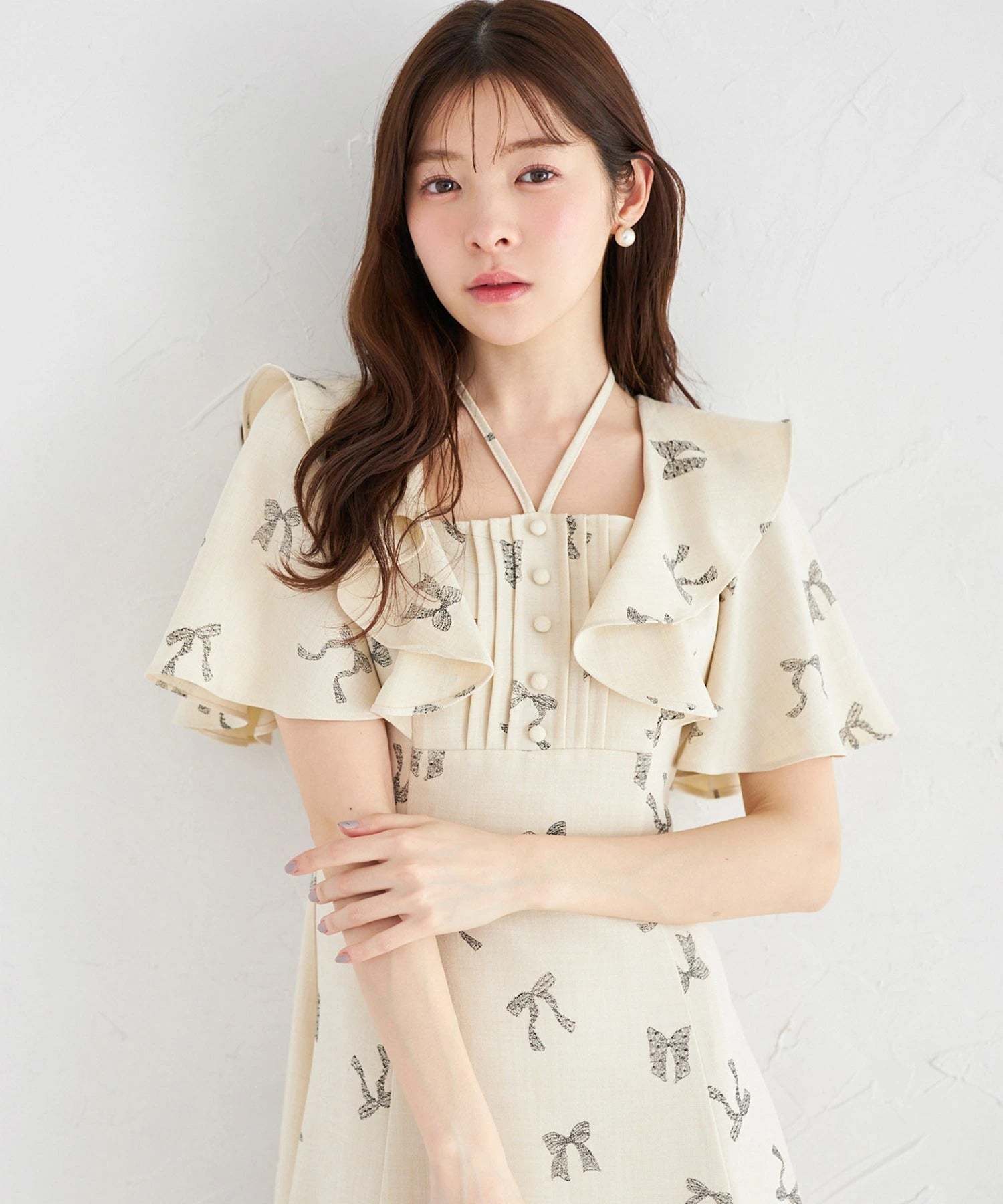 トッコクローゼット tocco closet 全方位モテを狙うネックリボン付きラッフルフリルリボンプリントワンピース ホワイト