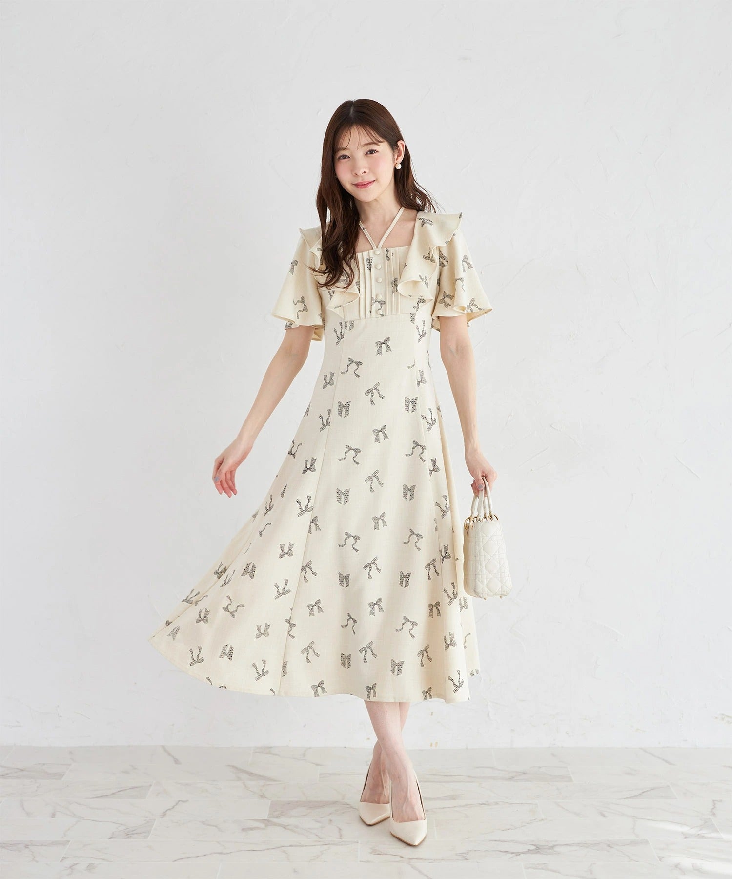 トッコクローゼット tocco closet 全方位モテを狙うネックリボン付きラッフルフリルリボンプリントワンピース ホワイト