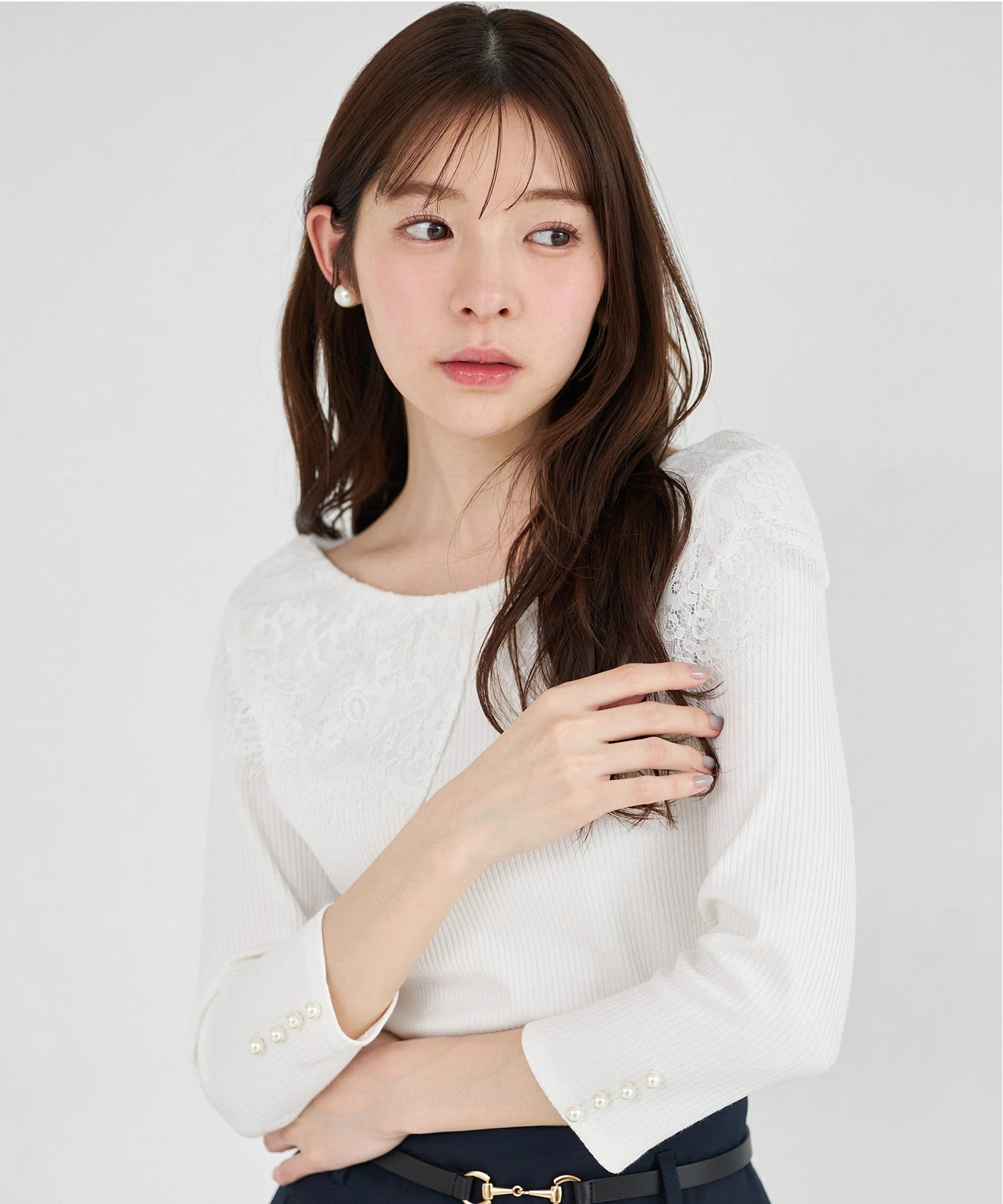 トッコクローゼット tocco closet ビックレース付きリブカットソープルオーバ ホワイト