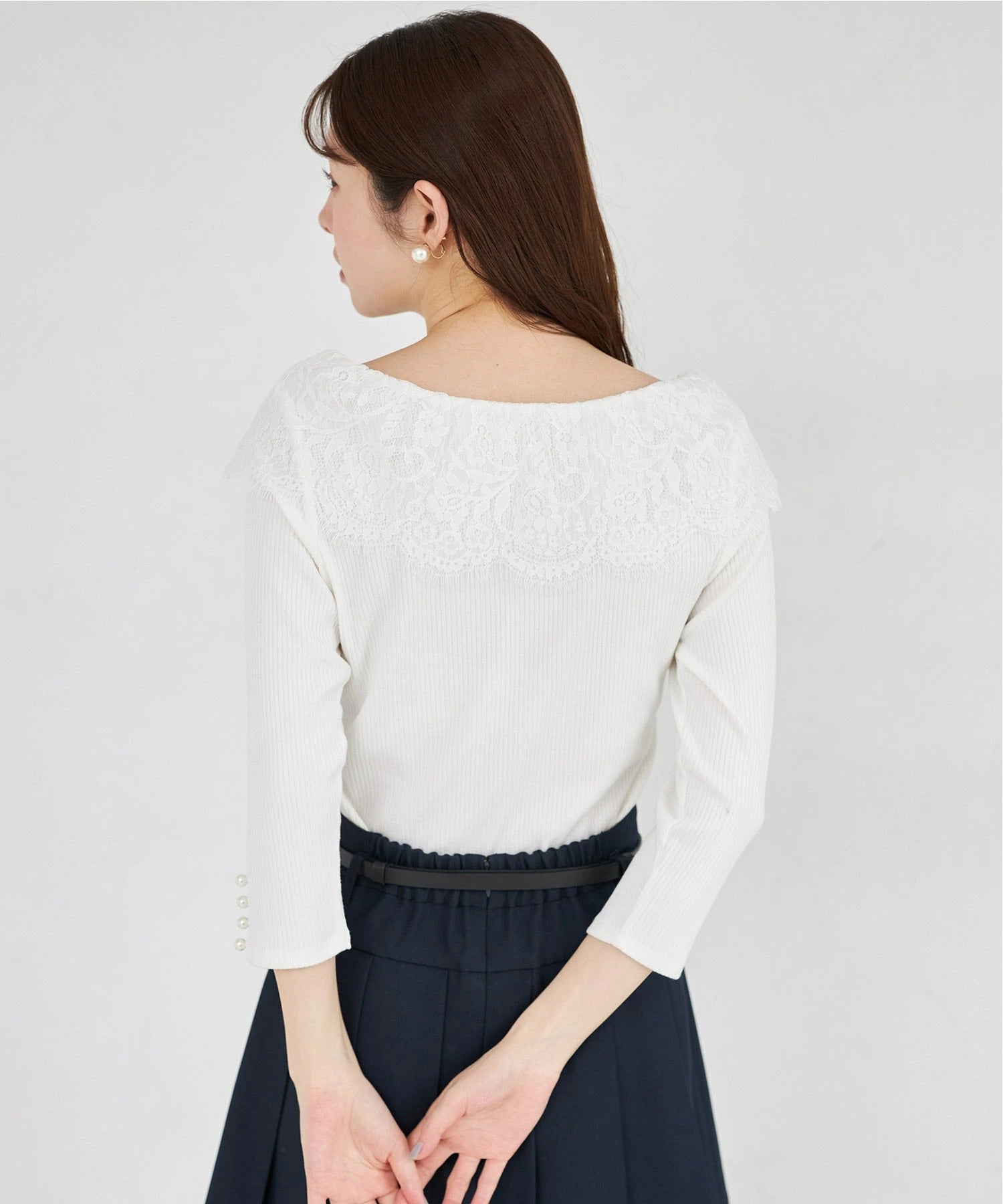 トッコクローゼット tocco closet ビックレース付きリブカットソープルオーバ ホワイト