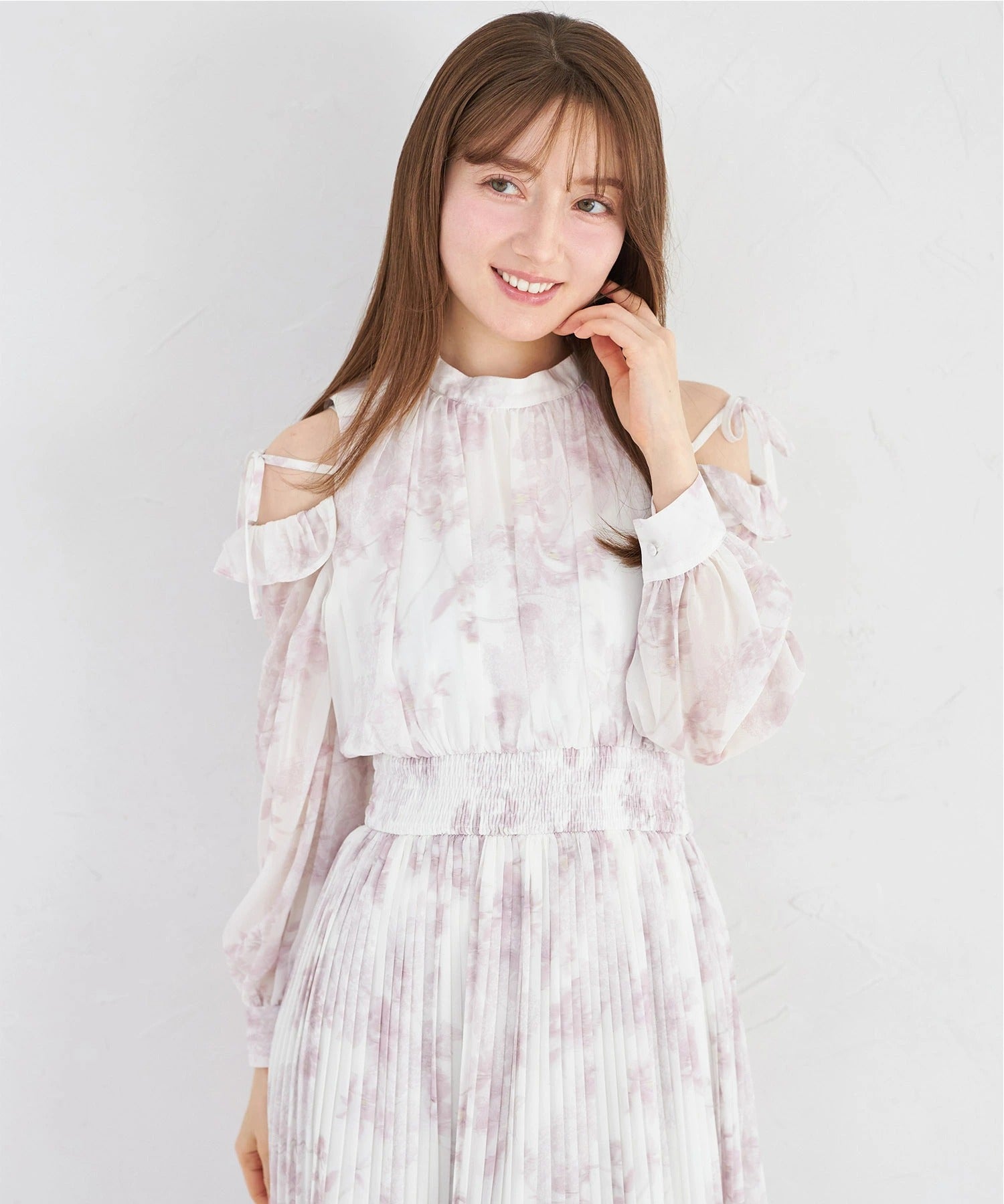 トッコクローゼット tocco closet ウエストシャーリングフラワープリント肩開きサイドリボンOP ピンク