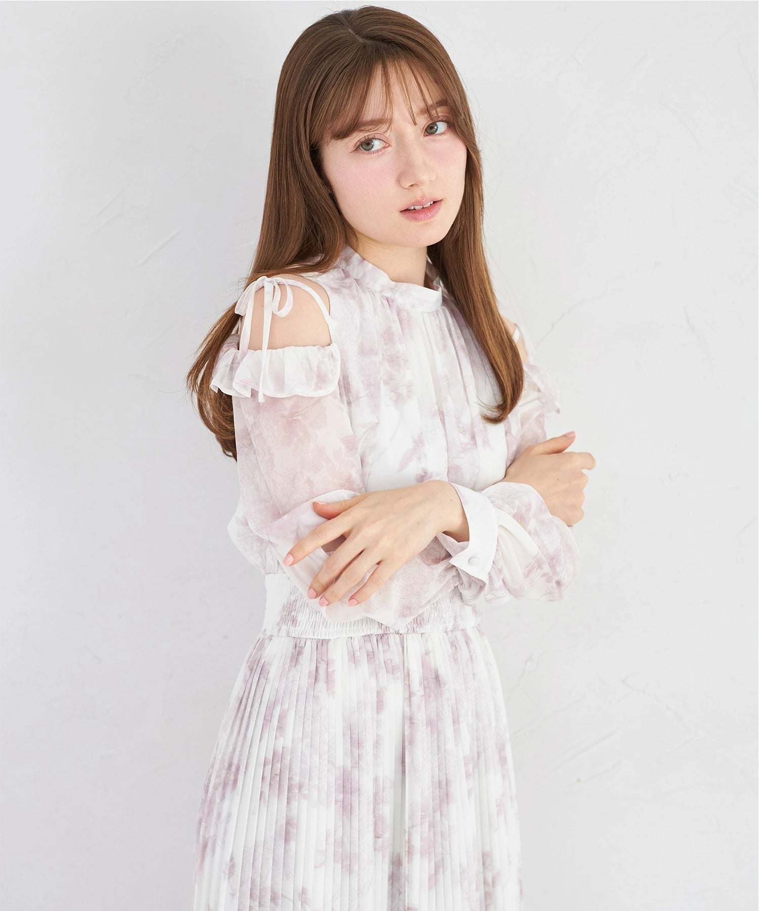 トッコクローゼット tocco closet ウエストシャーリングフラワープリント肩開きサイドリボンOP ピンク