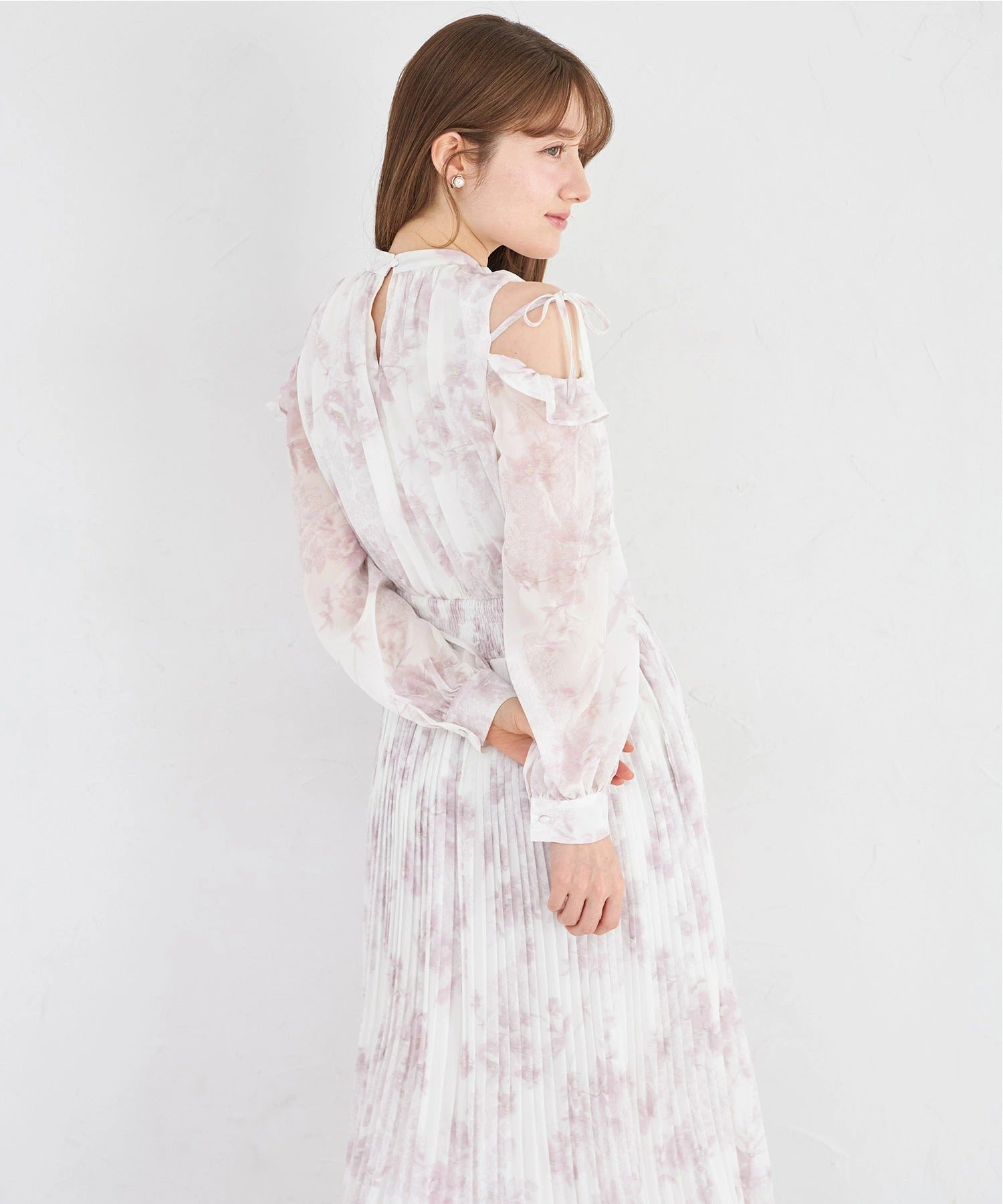 トッコクローゼット tocco closet ウエストシャーリングフラワープリント肩開きサイドリボンOP ピンク