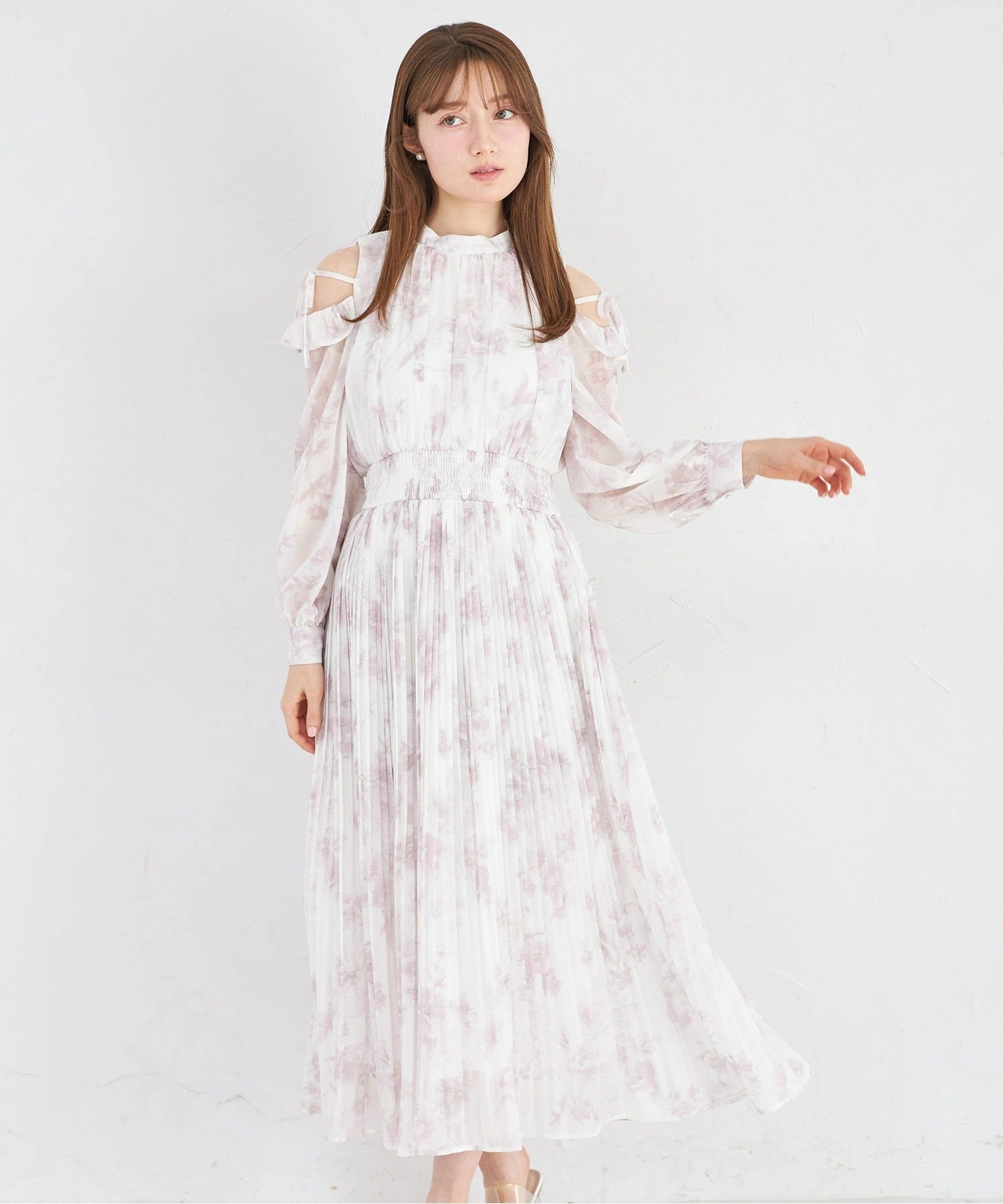 トッコクローゼット tocco closet ウエストシャーリングフラワープリント肩開きサイドリボンOP ピンク