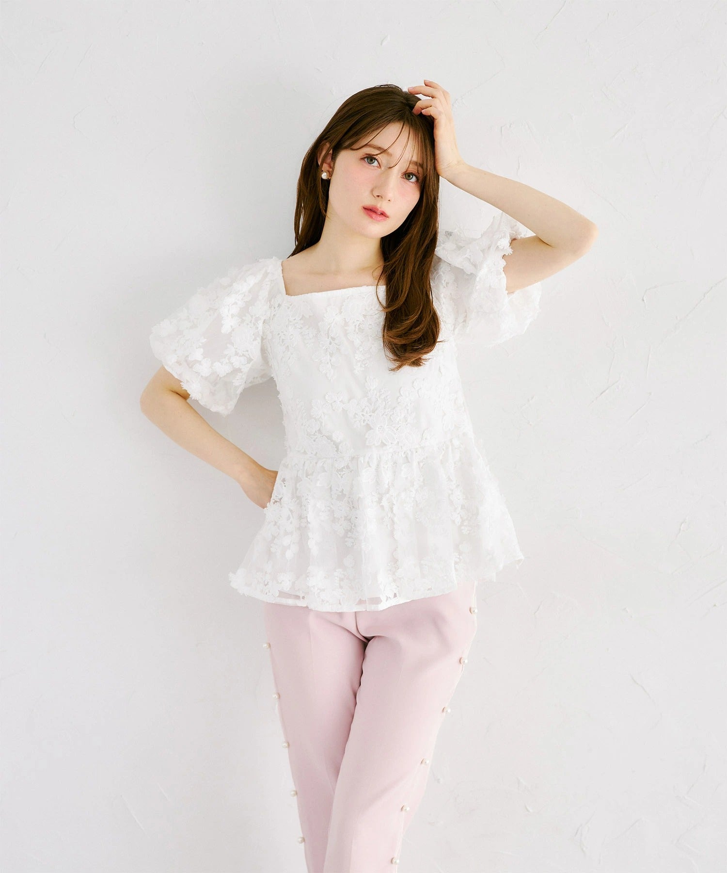 トッコクローゼット tocco closet 後ろリボン付き立体フラワーギャザーブラウス ホワイト