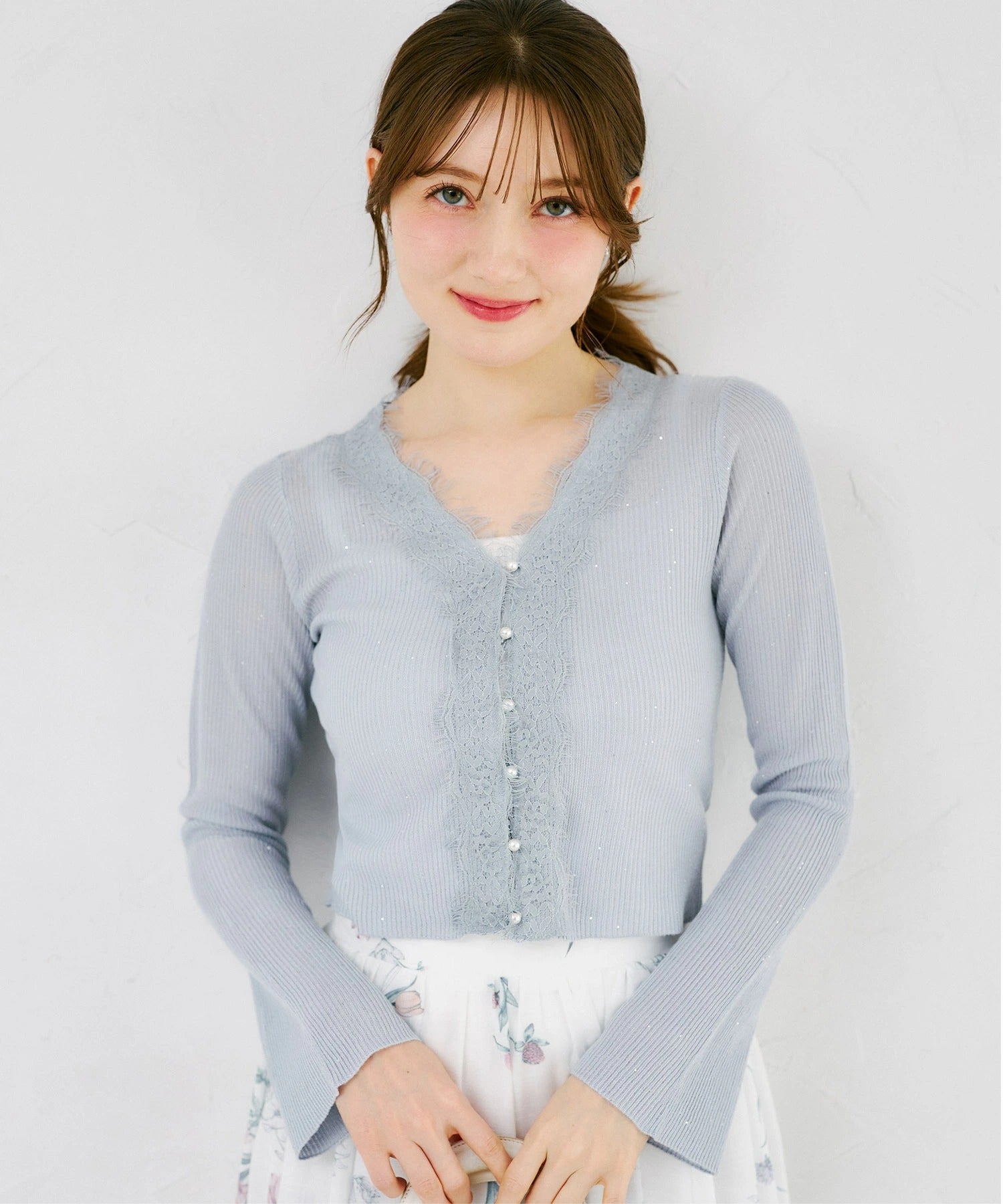 トッコクローゼット tocco closet スパンコール入りレース装飾リブニットカーディガン グレー