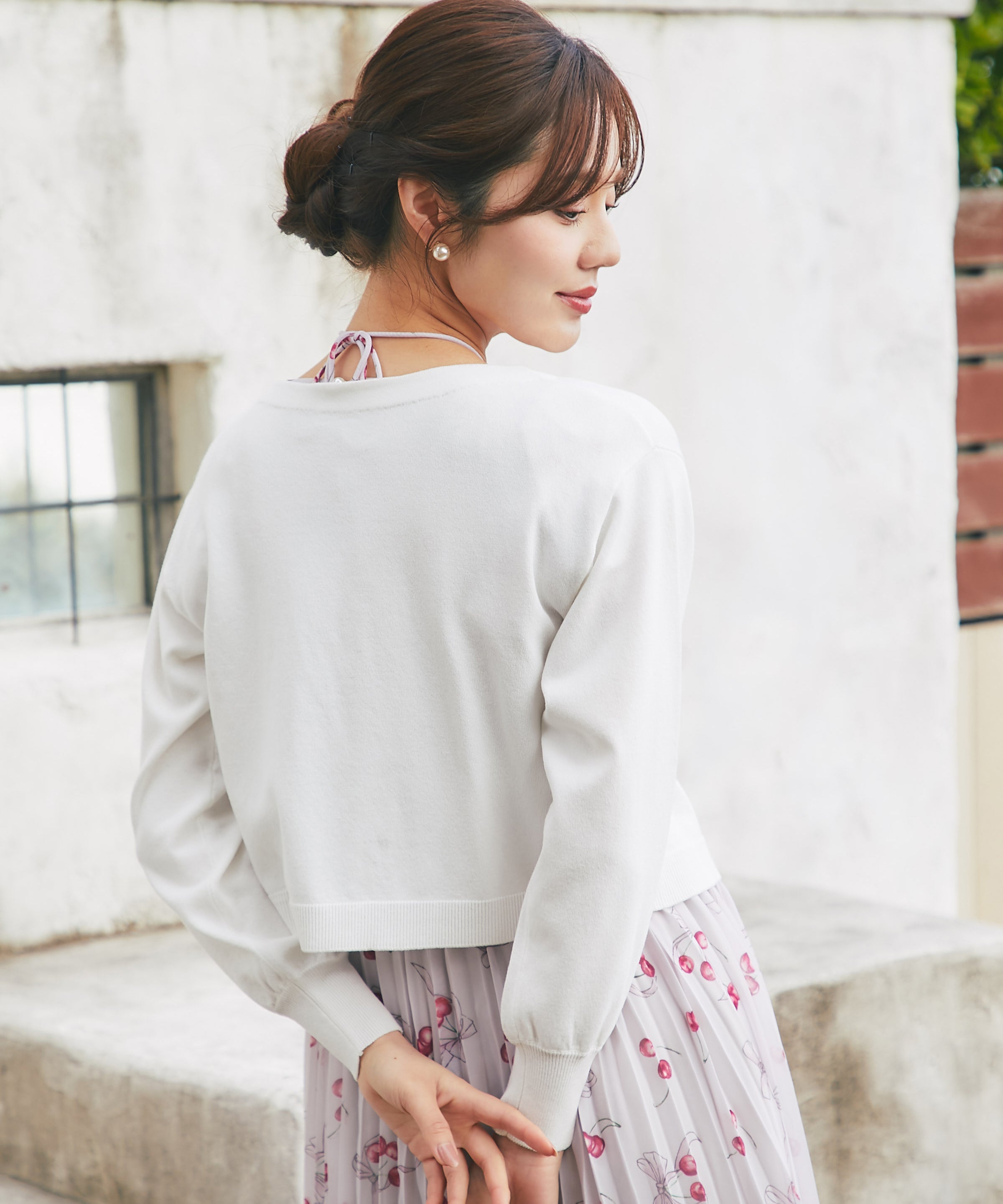 トッコクローゼット tocco closet リボンビジュー釦Vネックニットカーディガン ホワイト