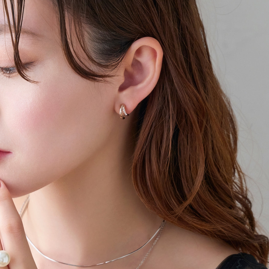 フィービィー Phoebe 【金属アレルギー対応】【痛くないシリーズ】ストレートシャインクリスタルループフィットイヤリング