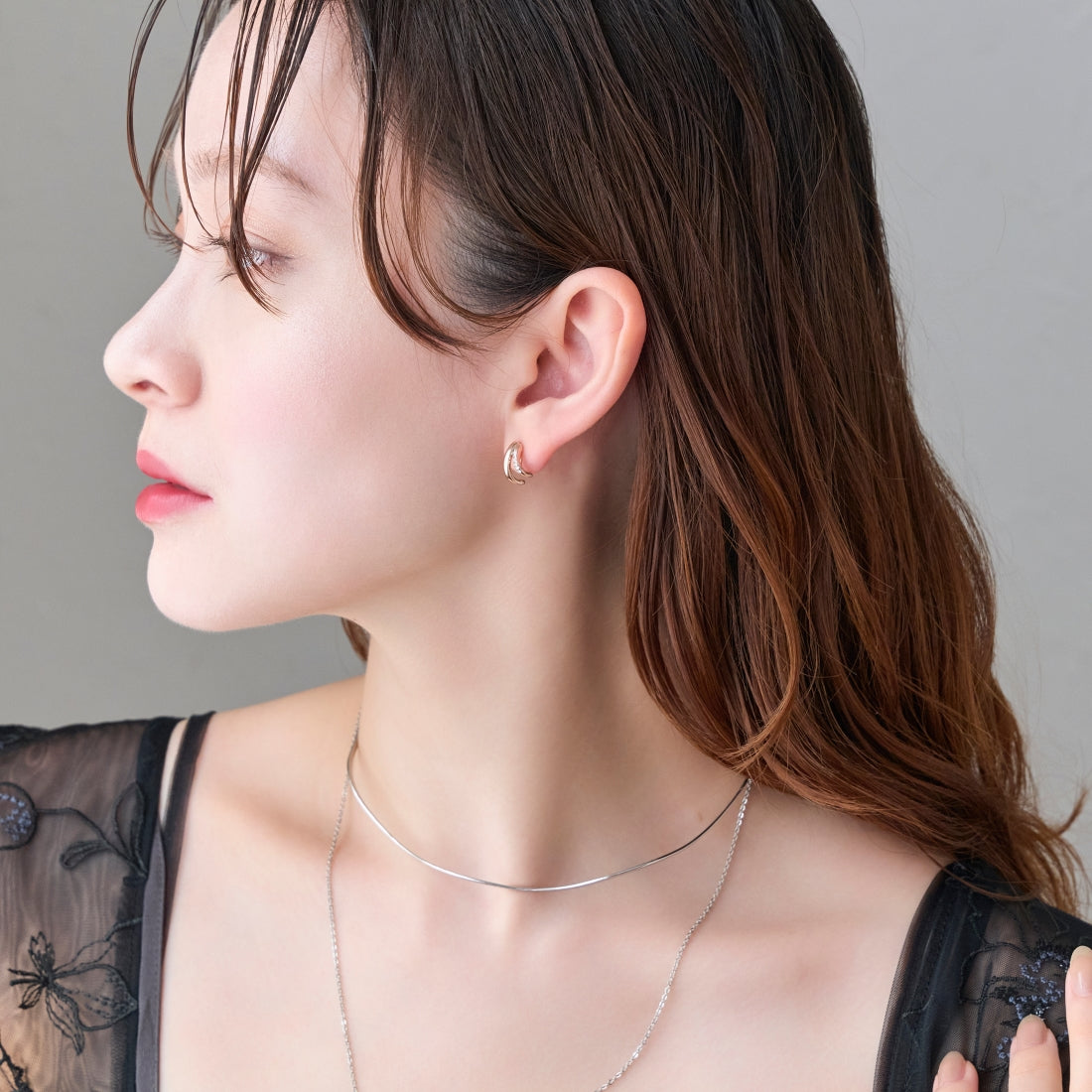 フィービィー Phoebe 【金属アレルギー対応】【痛くないシリーズ】ストレートシャインクリスタルループフィットイヤリング