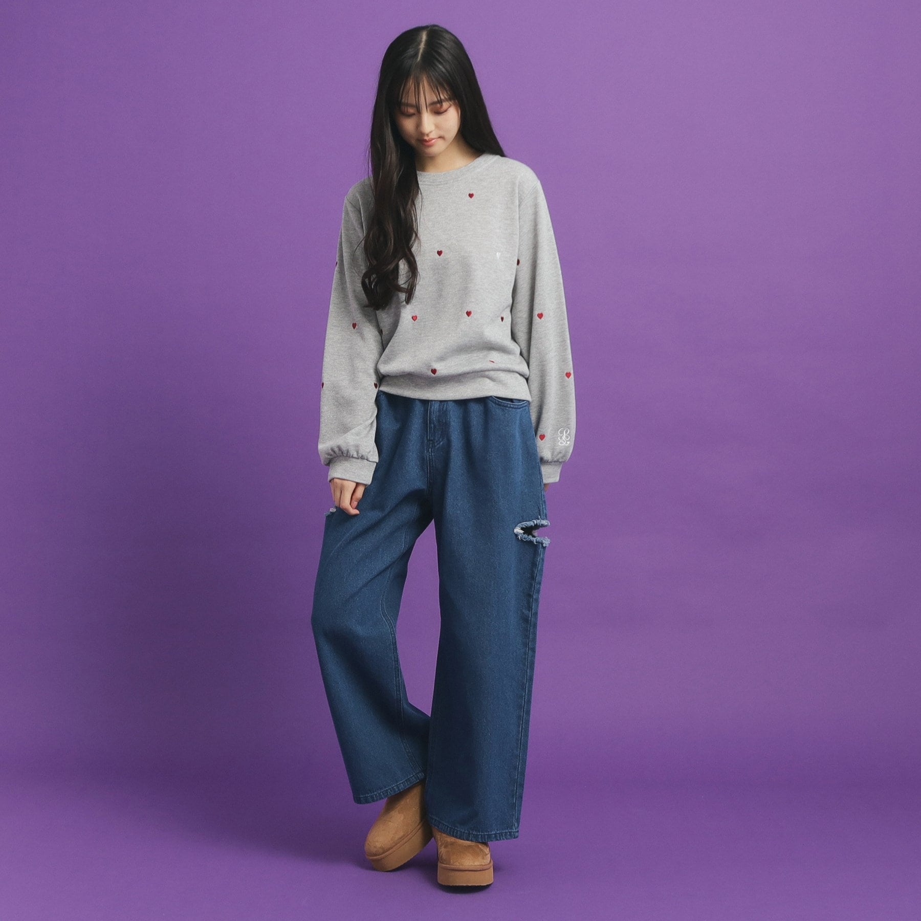 ピンク ラテ PINK-latte 総 刺繍ラメ裏毛トップス