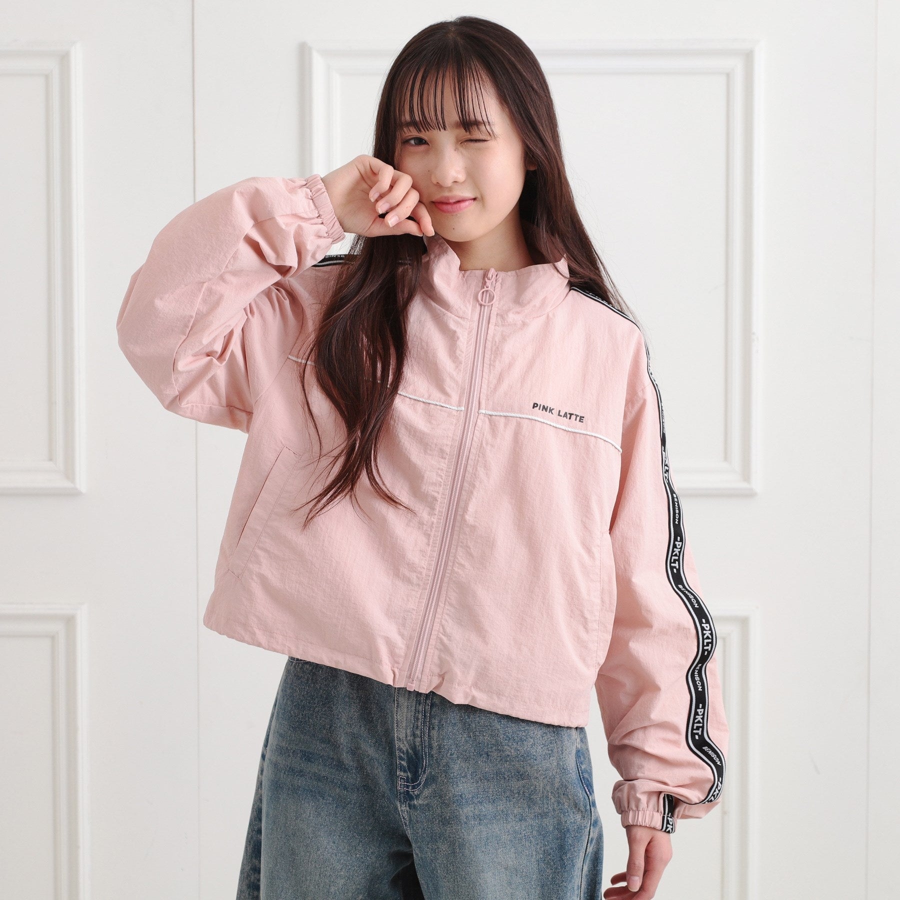 粉色 拿鐵 PINK-latte 標誌線外套