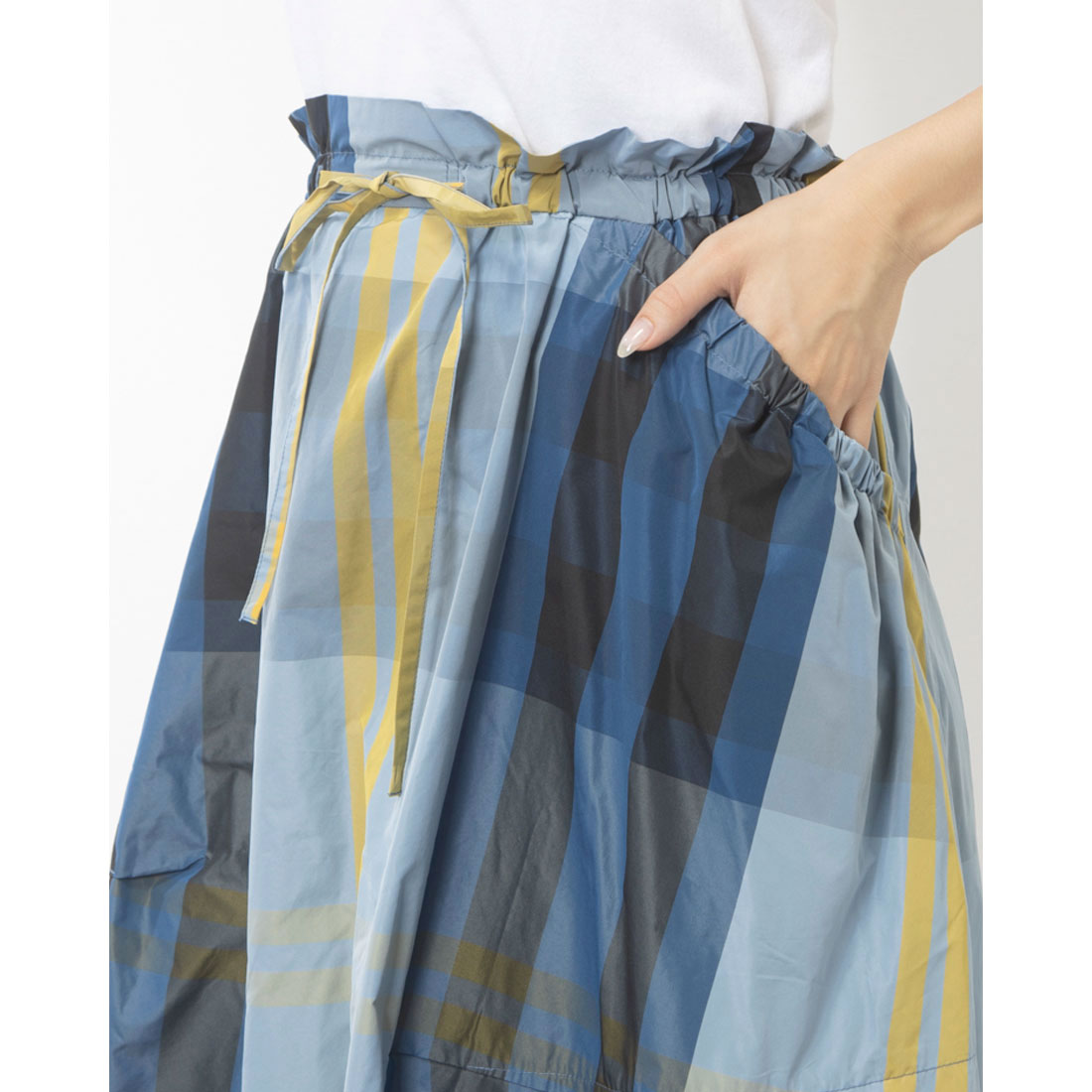 Pizzo Bianco 記憶格紋半身裙
