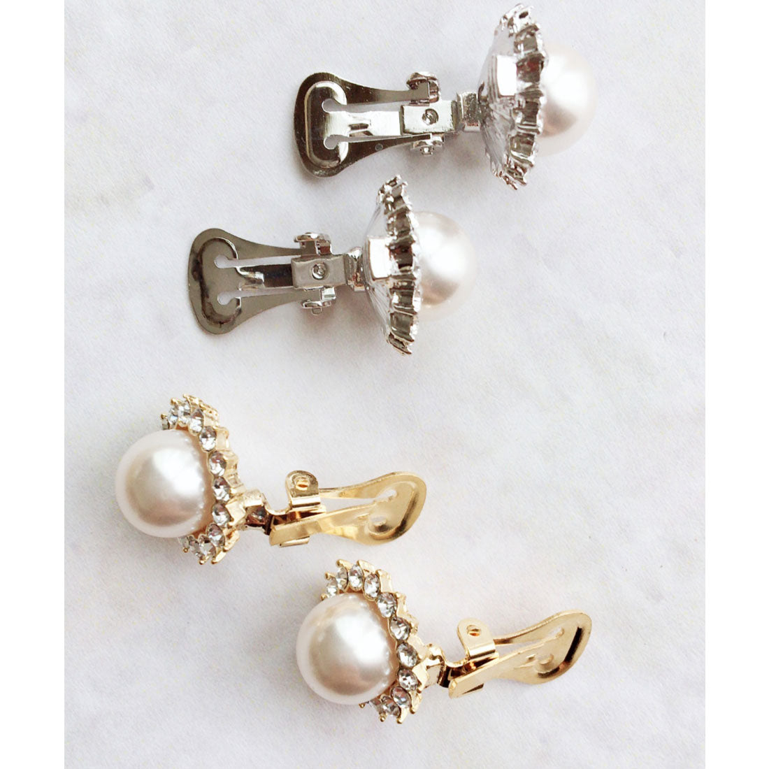Placebo Pearl Stud Earrings