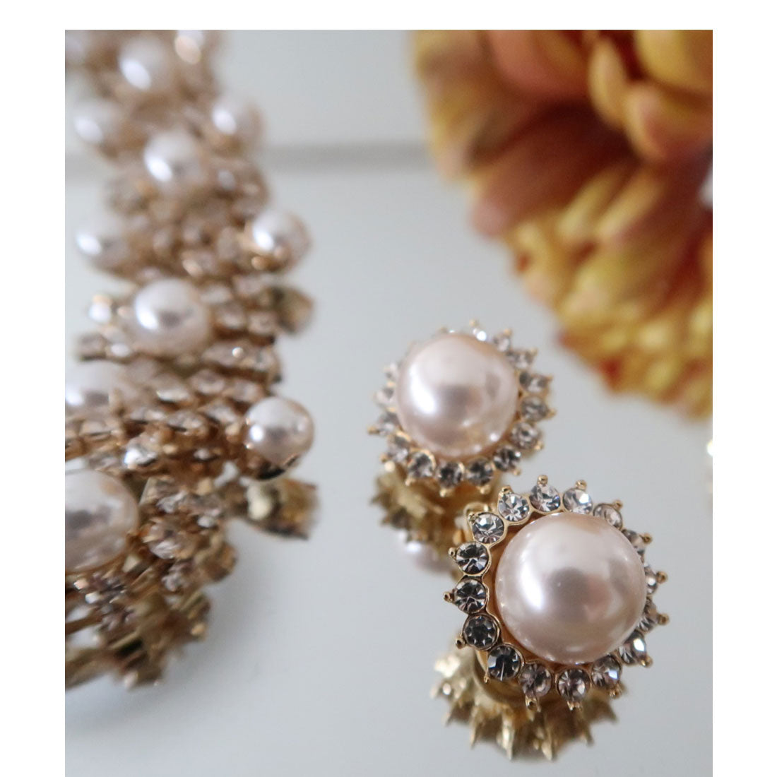 Placebo Pearl Stud Earrings