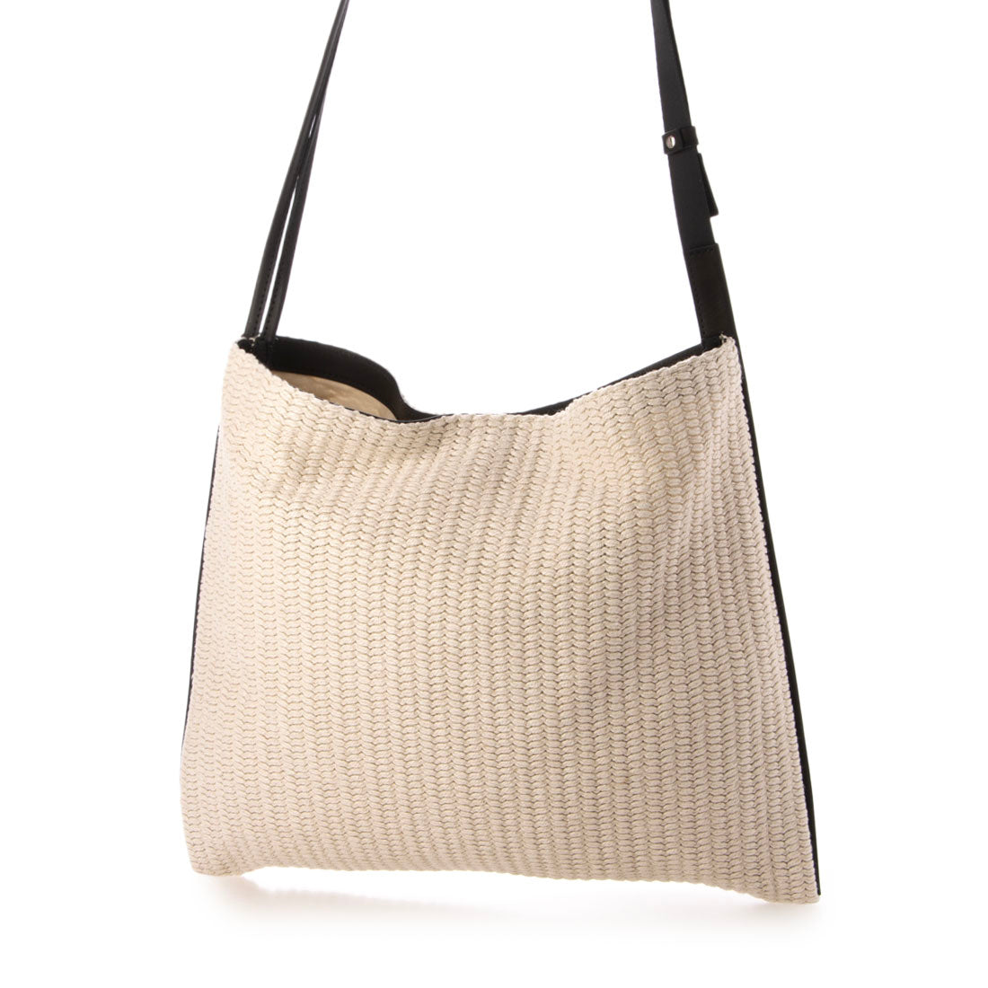 ポンタタ POMTATA P2736 OWEN FLAT TOTE M （ブラック） ブラック