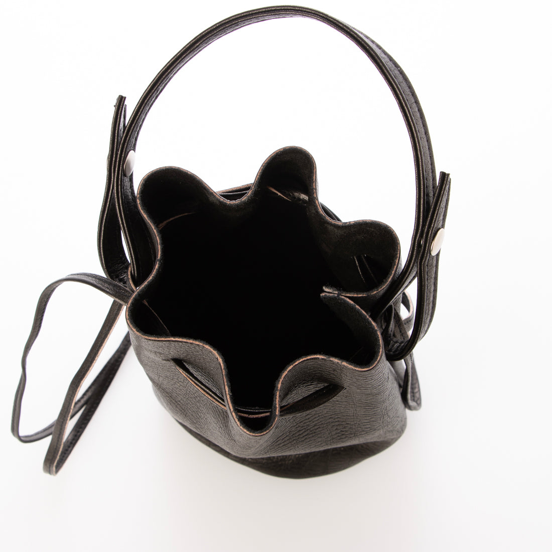 ポンタタ POMTATA P2716 ARO POUCH SHOULDER L （ブラック） ブラック