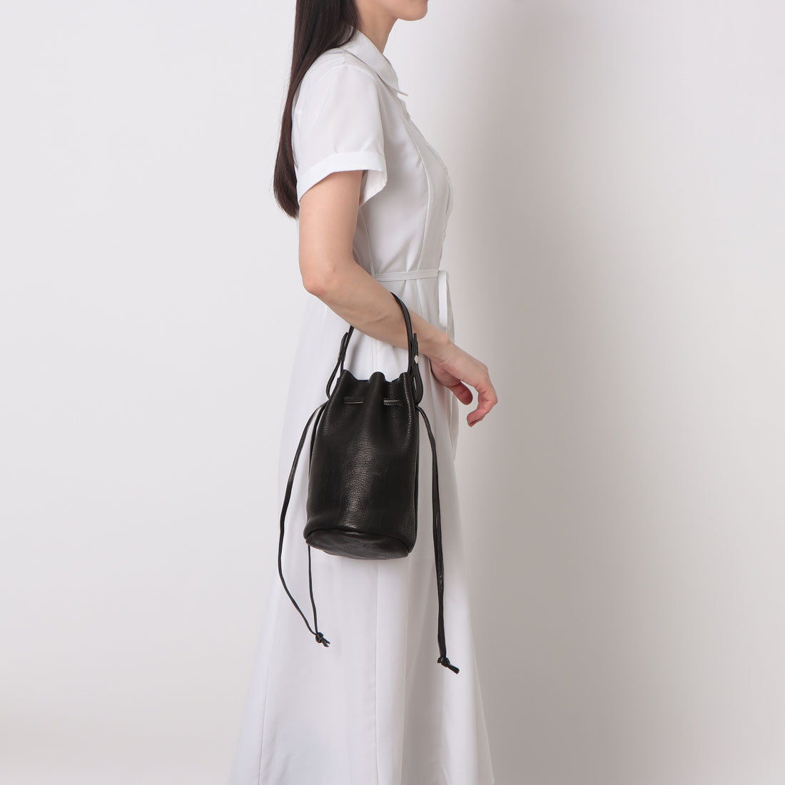 ポンタタ POMTATA P2716 ARO POUCH SHOULDER L （ブラック） ブラック