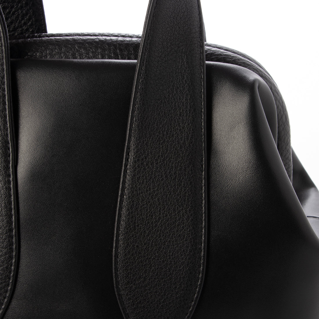 ポンタタ POMTATA P2545 FL TOTE M （ブラック） ブラック