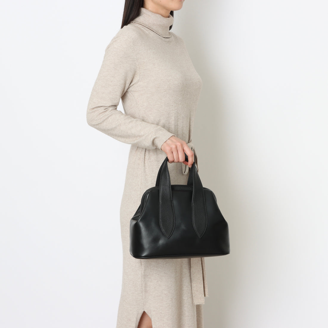 ポンタタ POMTATA P2545 FL TOTE M （ブラック） ブラック