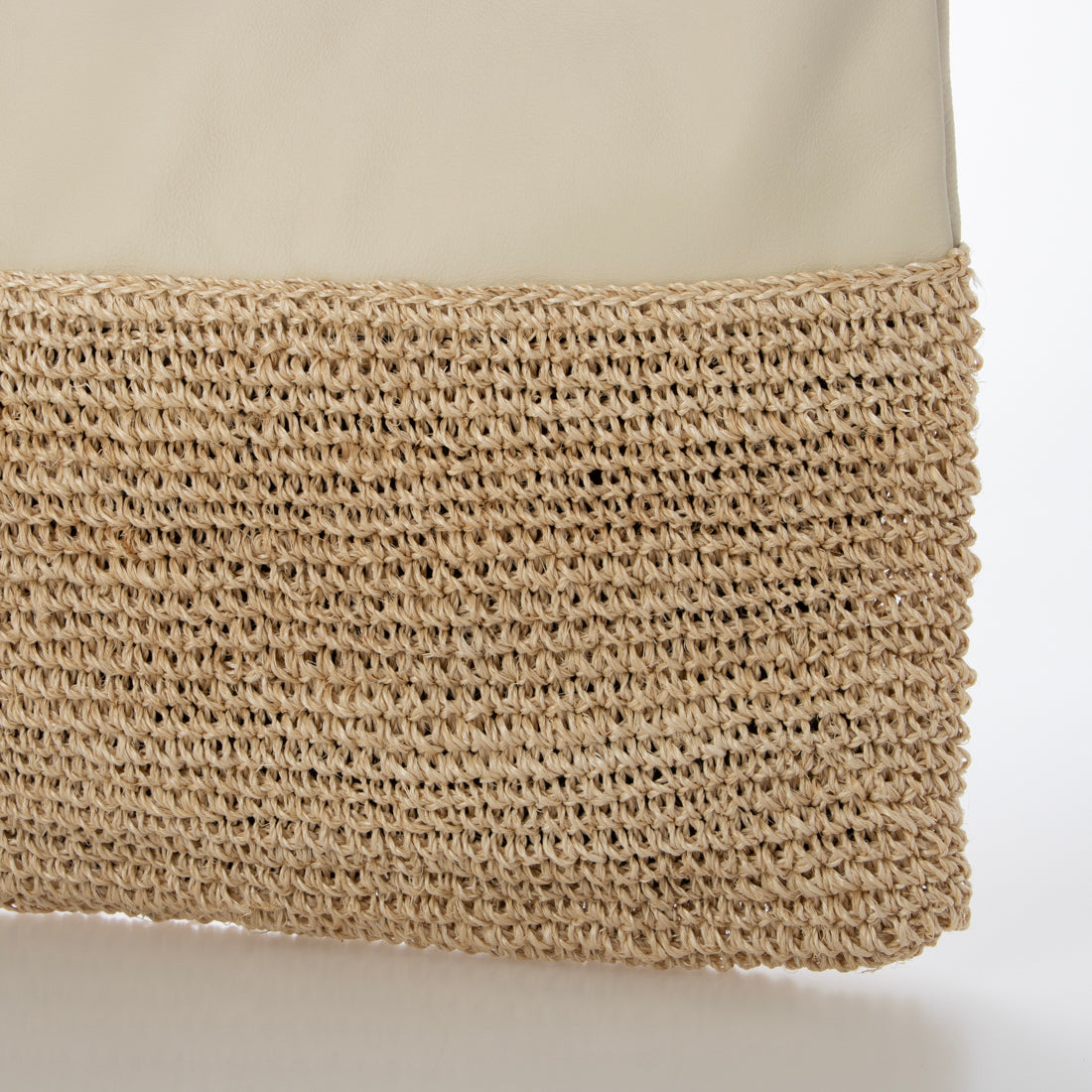 ポンタタ POMTATA P3033 NOU FLAT TOTE L （ホワイト） ホワイト