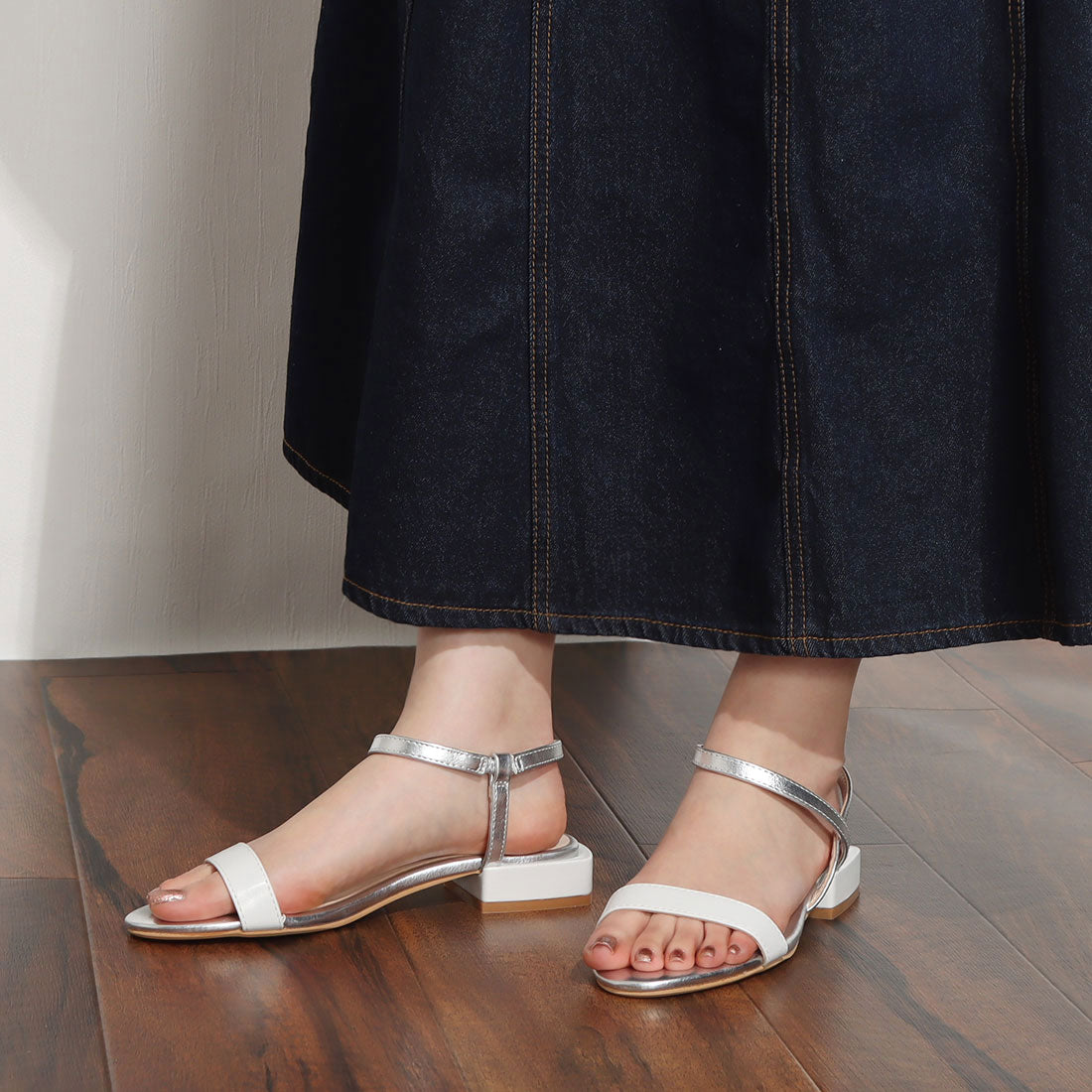 プレシュウ ジュエ PRECIEUX JOUET オーバーヒールストラップサンダル,シルバー