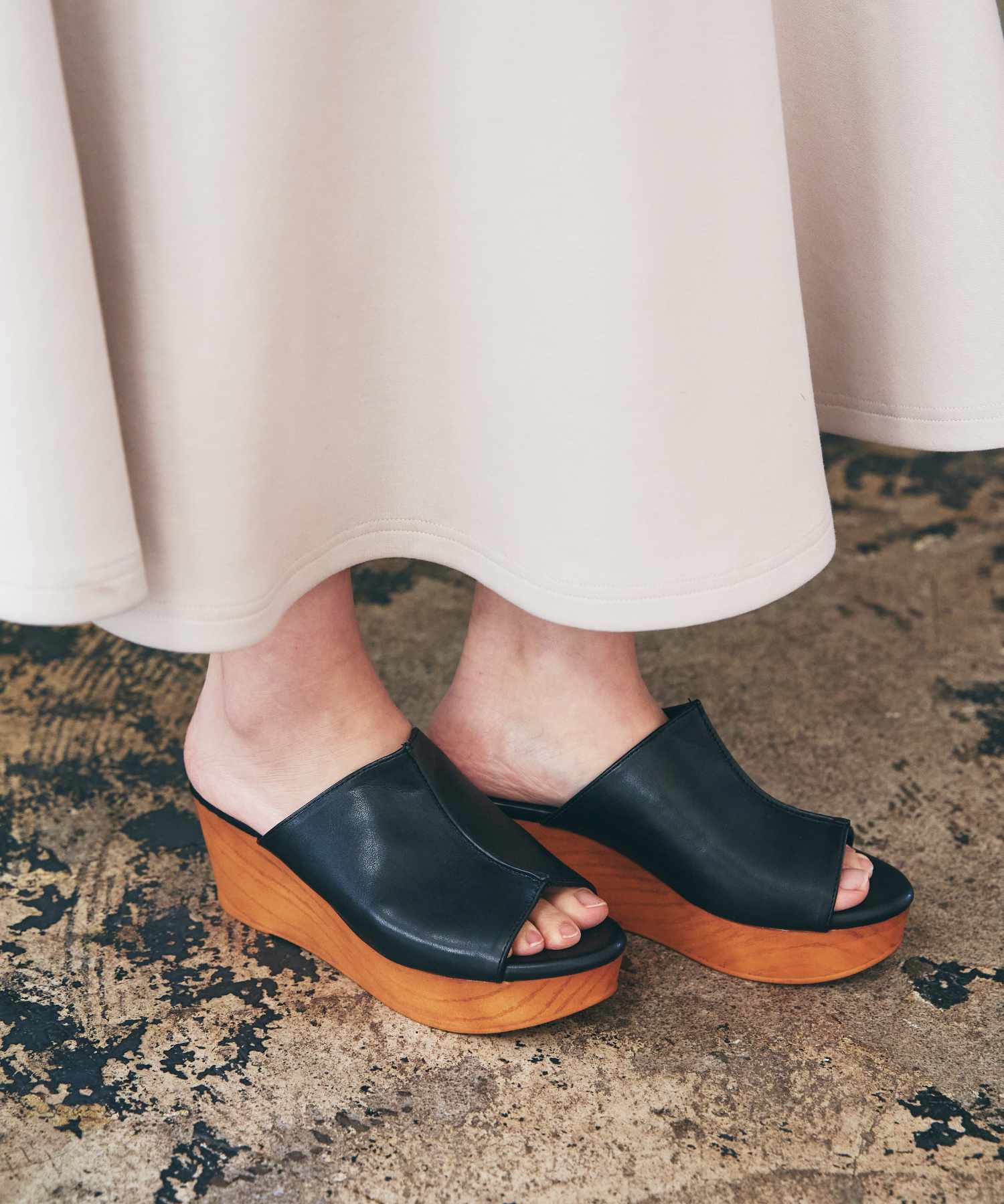 PRECIEUX JOUET Center seam wedge mules