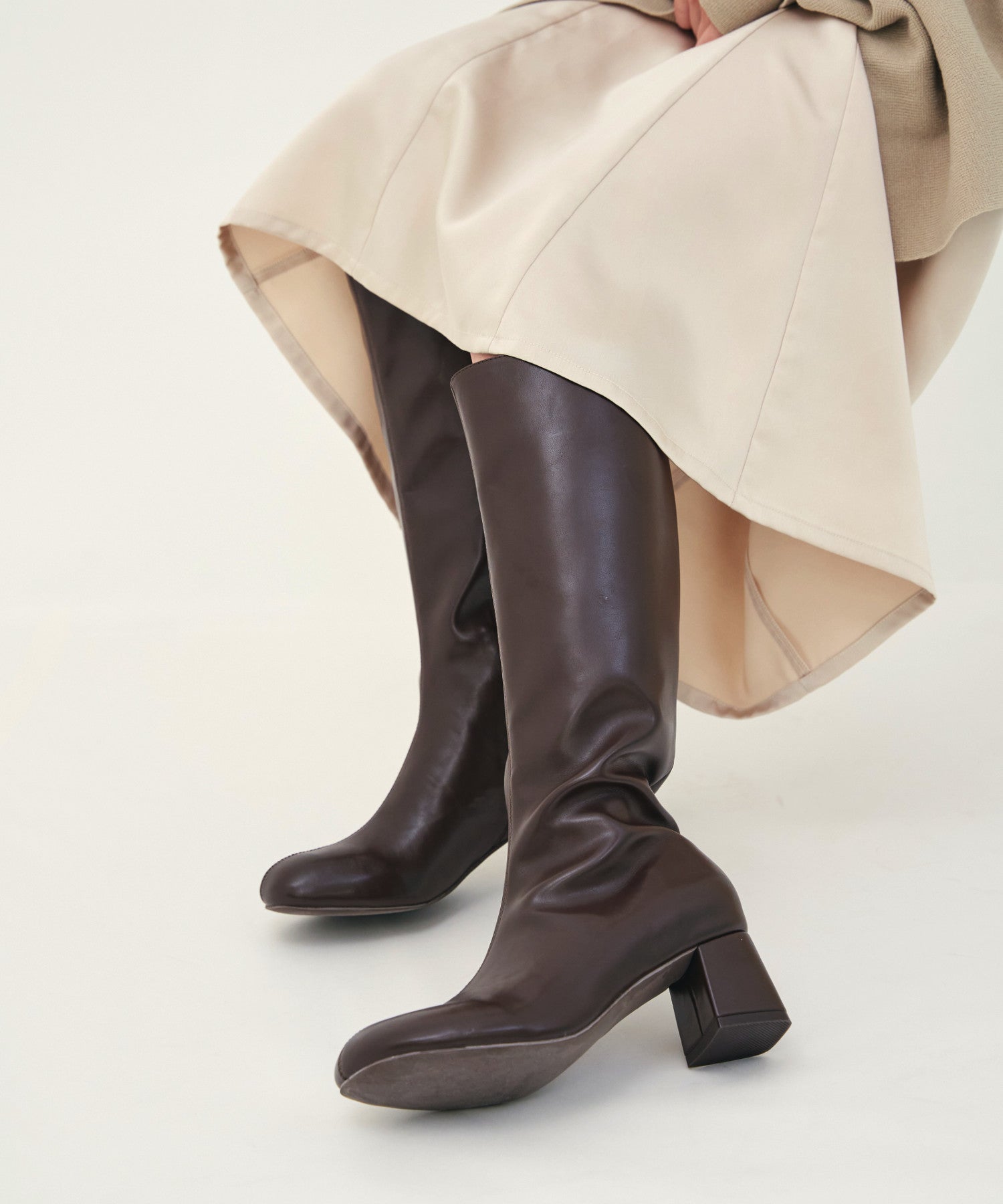 PRECIEUX JOUET Oblique Zip Long Boots