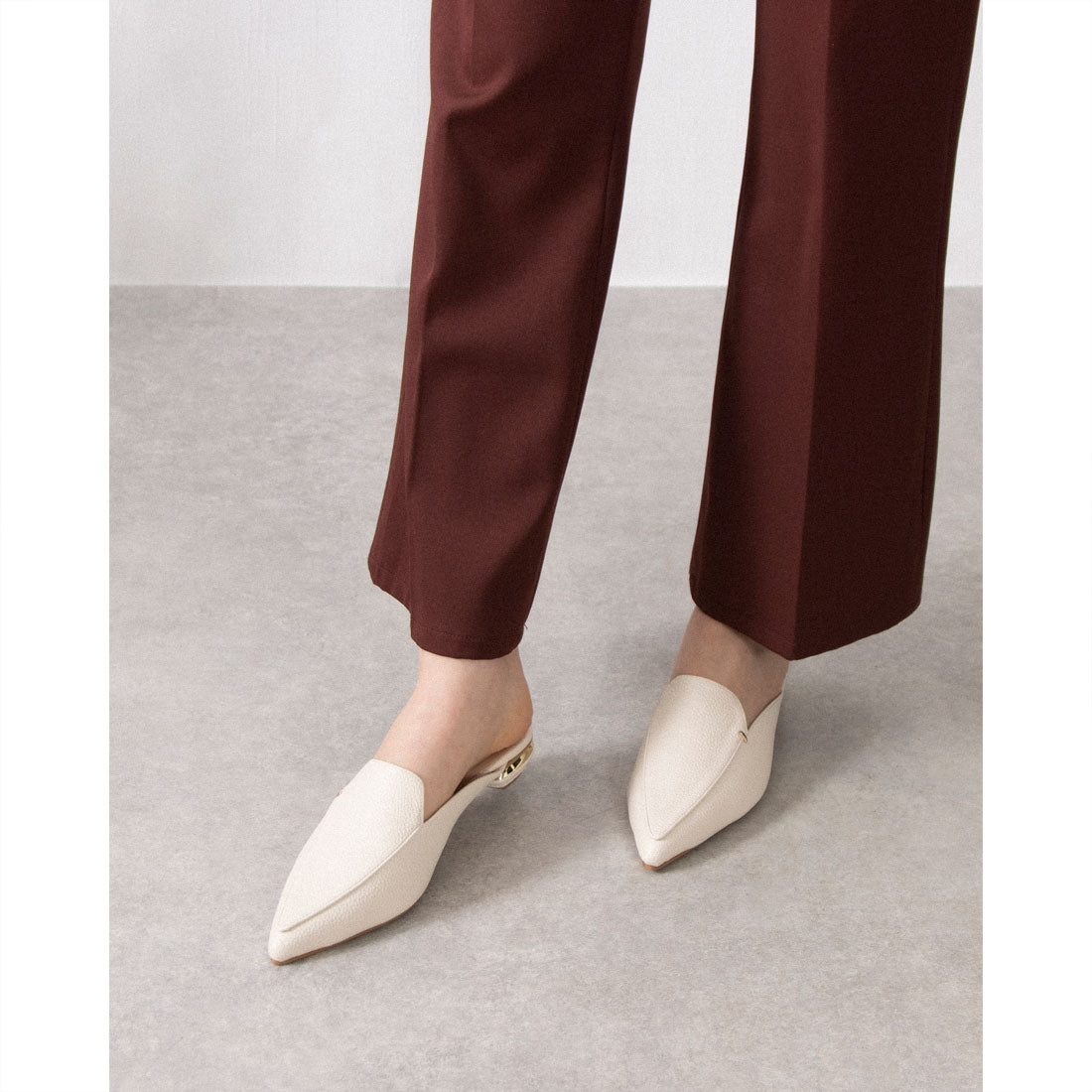 MIONOTIS pointed toe flat sandals
