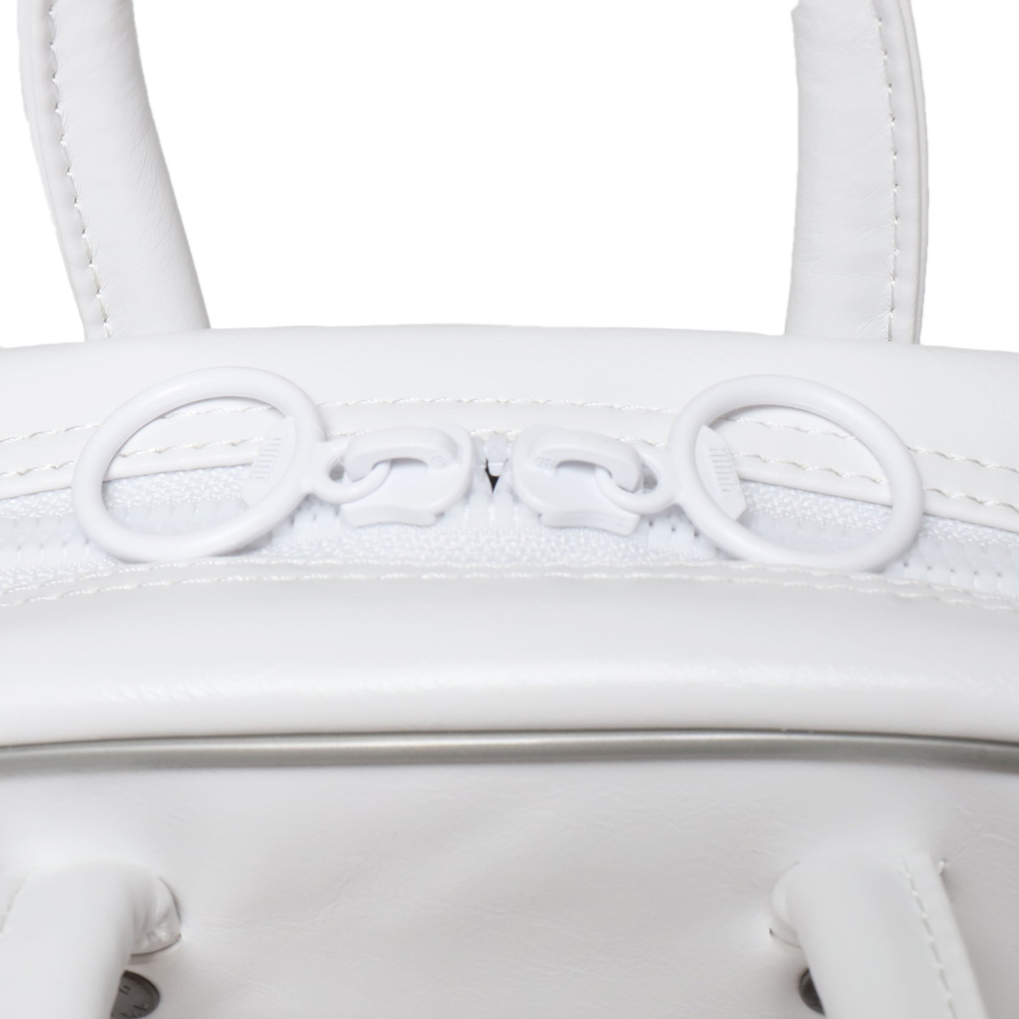 プーマ PUMA RETRO 2025 MINI GRIP  BAG （PUMA WHITE） PUMA WHITE