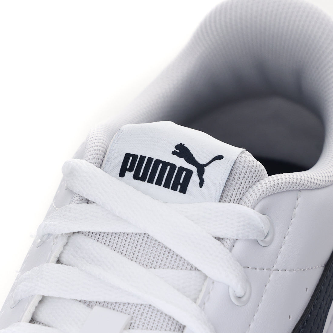 プーマ PUMA メンズ レディース スニーカー V コート バルク 389907 シンプル 通勤 通学 コートシューズ （Pホワイト/Pナイト(05)） Pホワイト/Pナイト(05)