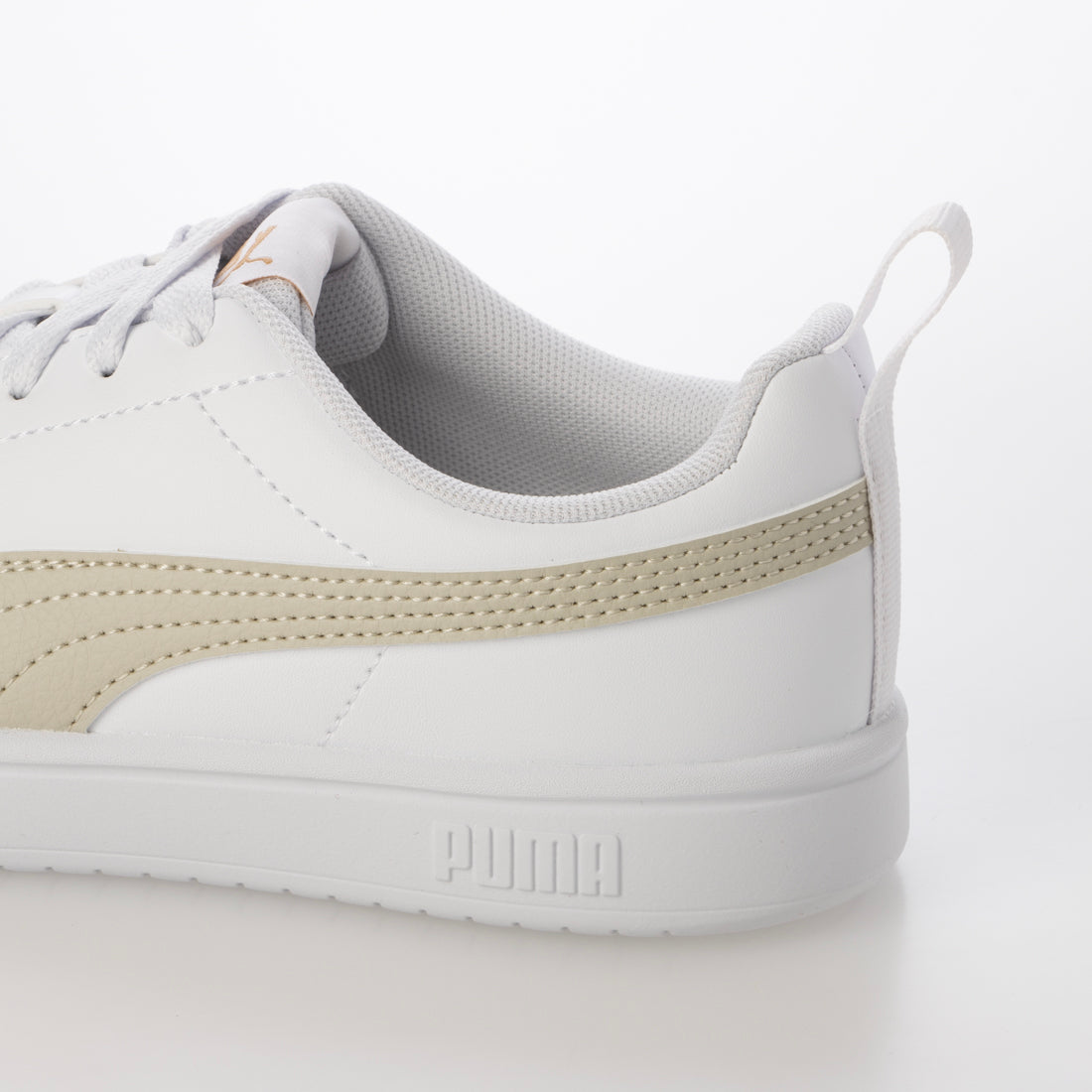 プーマ PUMA RICKIE（リッキー）コートタイプスニーカー 387607 （プーマホワイト/デザートダスト/プーマゴールド） プーマホワイト/デザートダスト/プーマゴールド