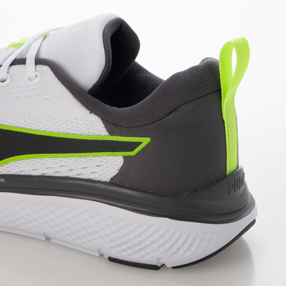 プーマ PUMA レディース スニーカー SOFTRIDE PRO エコー 378801  (ホワイト) ホワイト