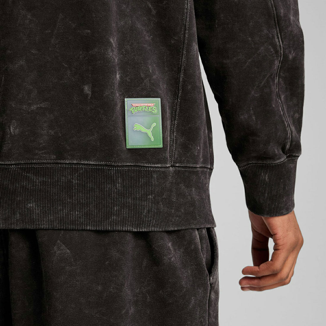 プーマ PUMA PUMA HOOPS x TMNT Relaxed Crew Sweatshirt（プーマ フープス x ティーンエイジ・ミュータント・ニンジャ・タートルズ リラックス クルースウェットシャツ） （PUMA Black） PUMA Black