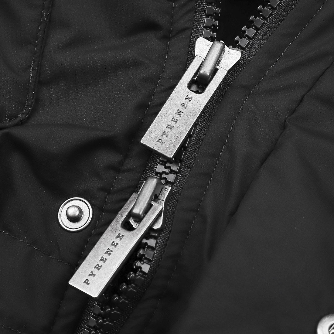 ピレネックス PYRENEX 羽絨外套 巴茲斯 羽絨外套 HMW002 P 黑色