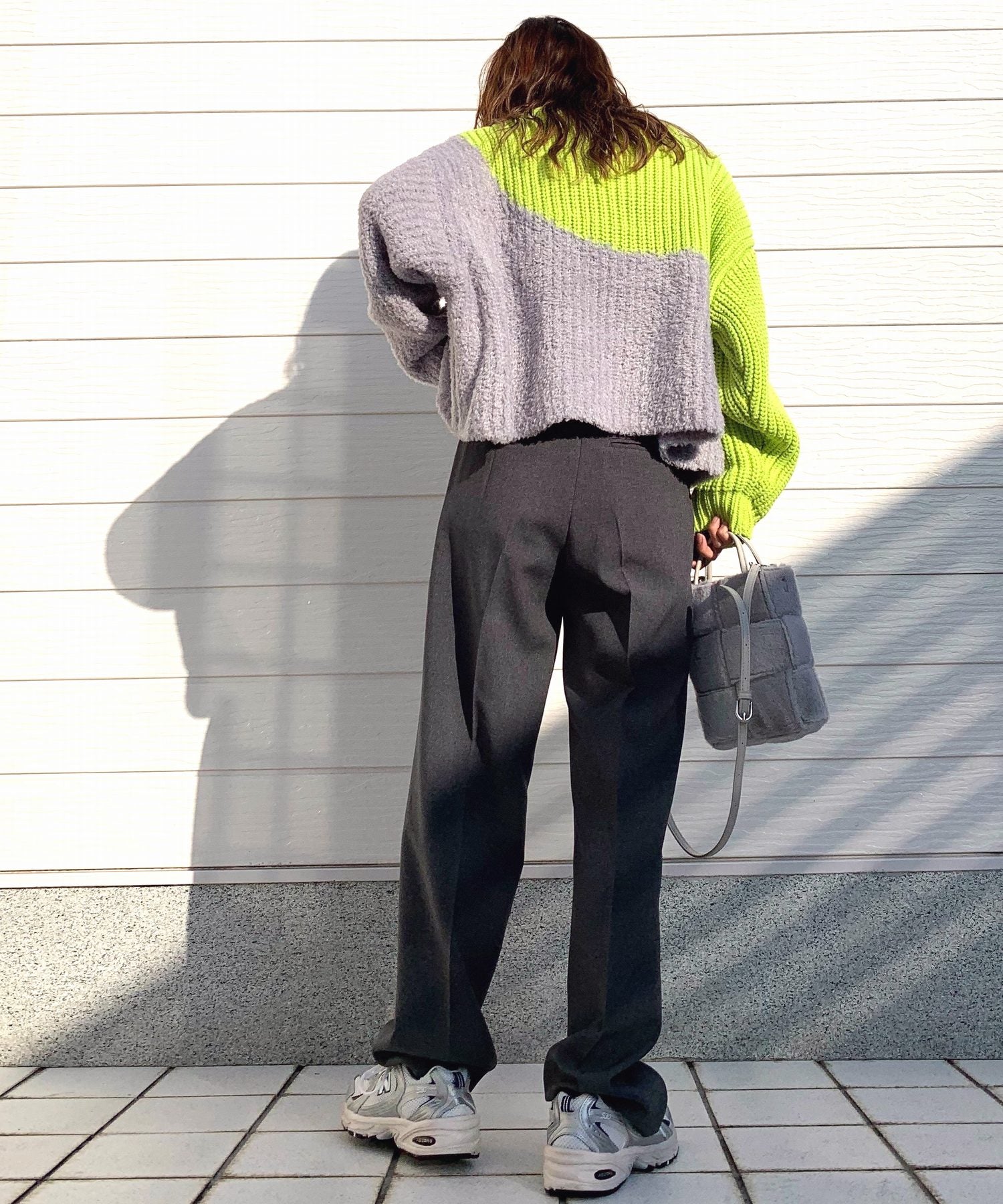キュー Q くるくるバイカラーニット