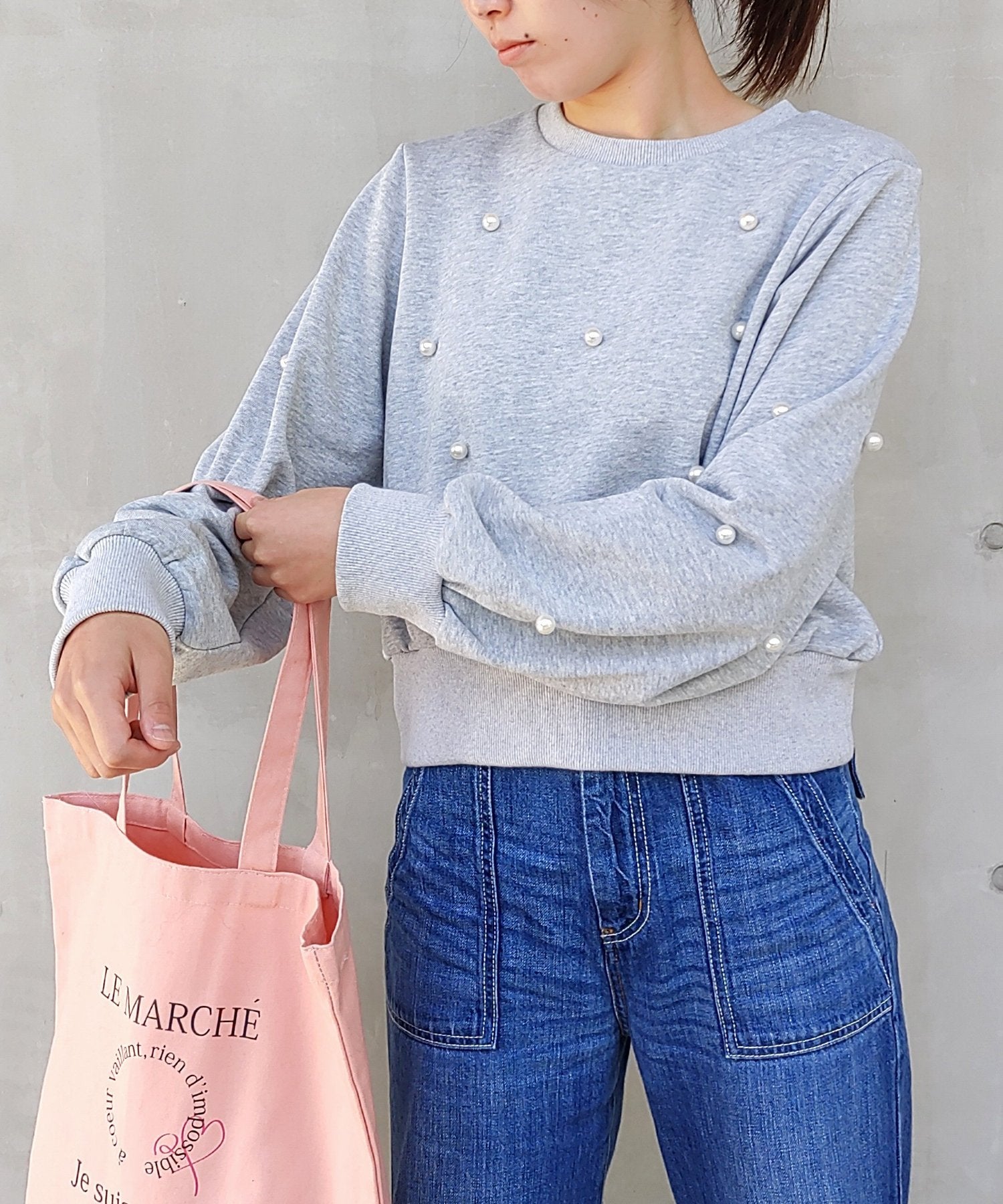 キュー Q パールデザインスウェット