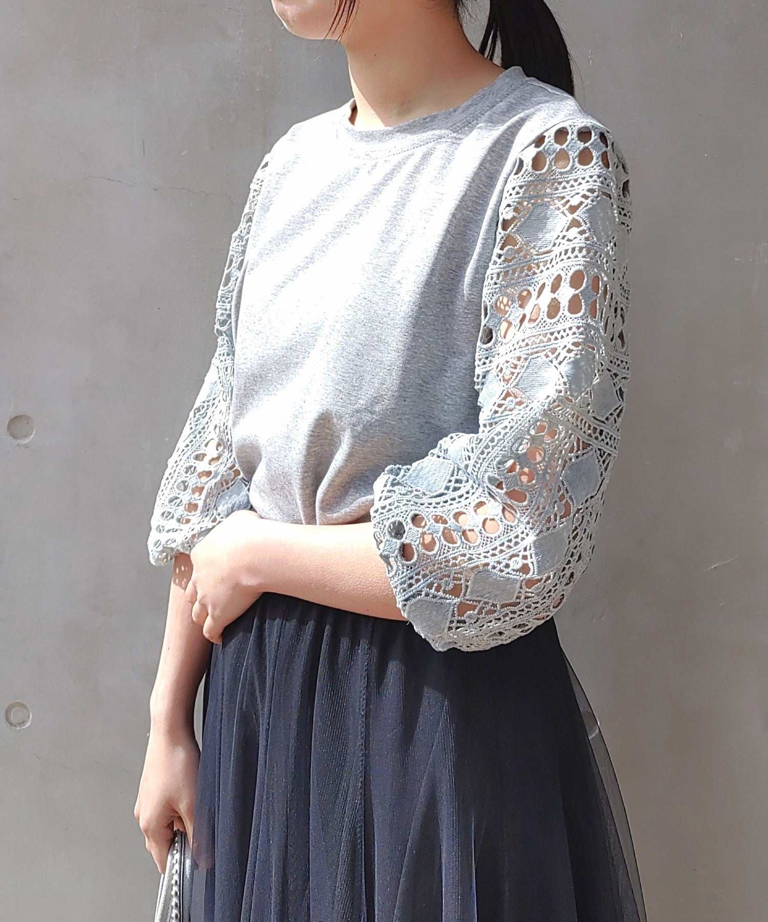 Q Sleeve Lace Pullover