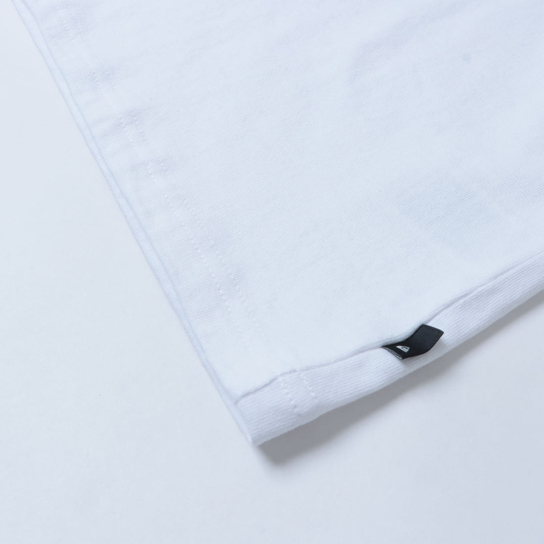 クイックシルバー QUIKSILVER TYPED OUT ST YOUTH 半袖Tシャツ （ホワイト） ホワイト