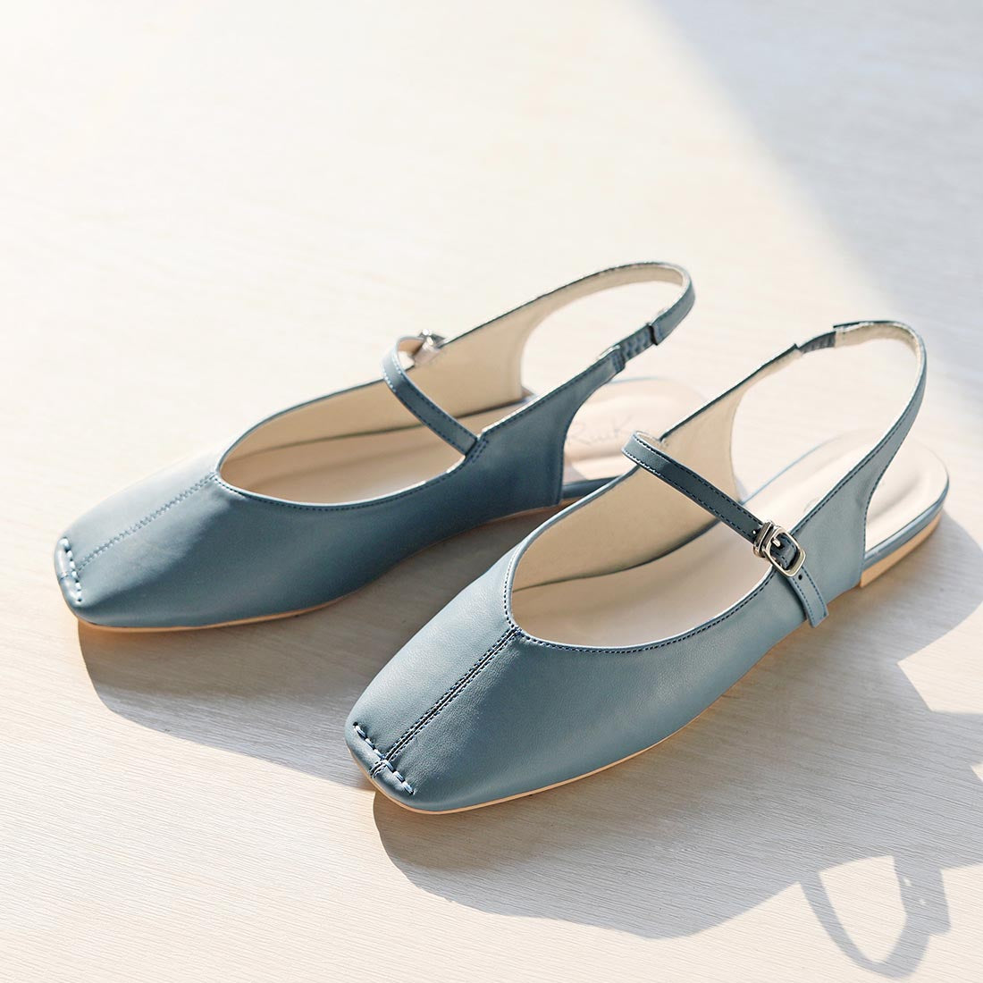 リーカ RiiiKa スクエアトゥバックバンドパンプス （blue） blue