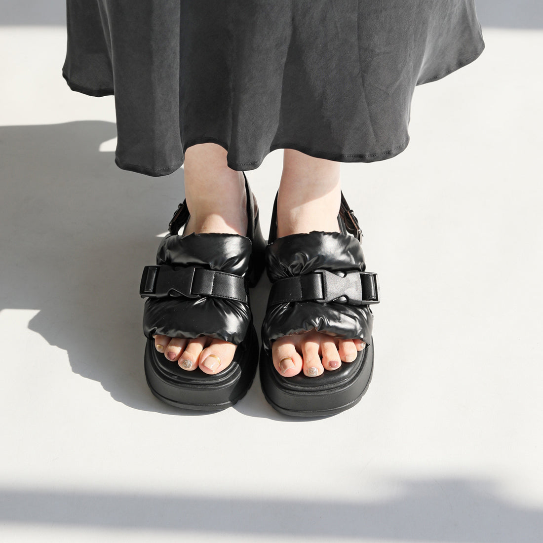 リーカ RiiiKa 厚底ボリュームサンダル （black） black