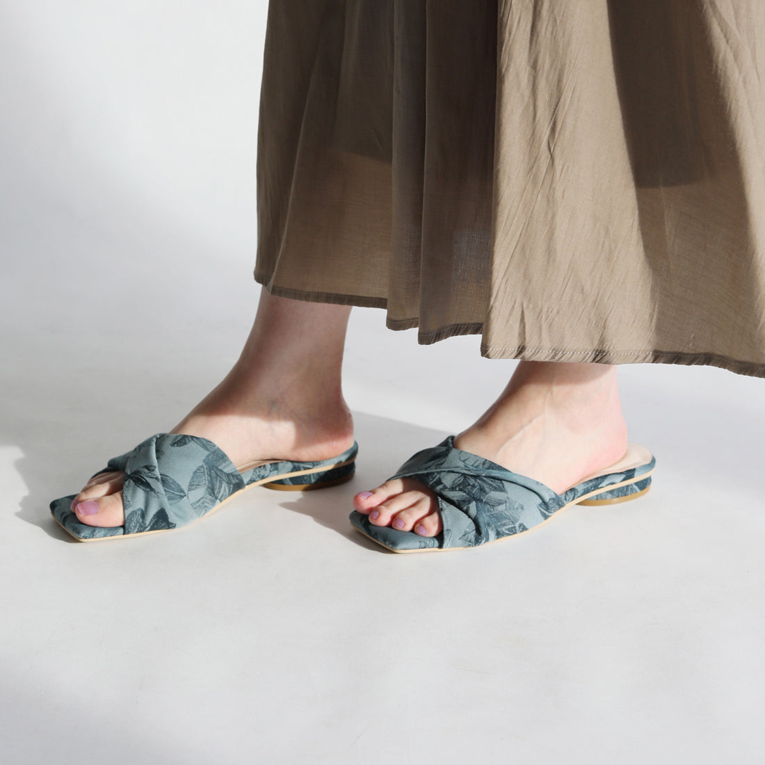 リーカ RiiiKa ボタニカル柄サンダル （bluegray） bluegray