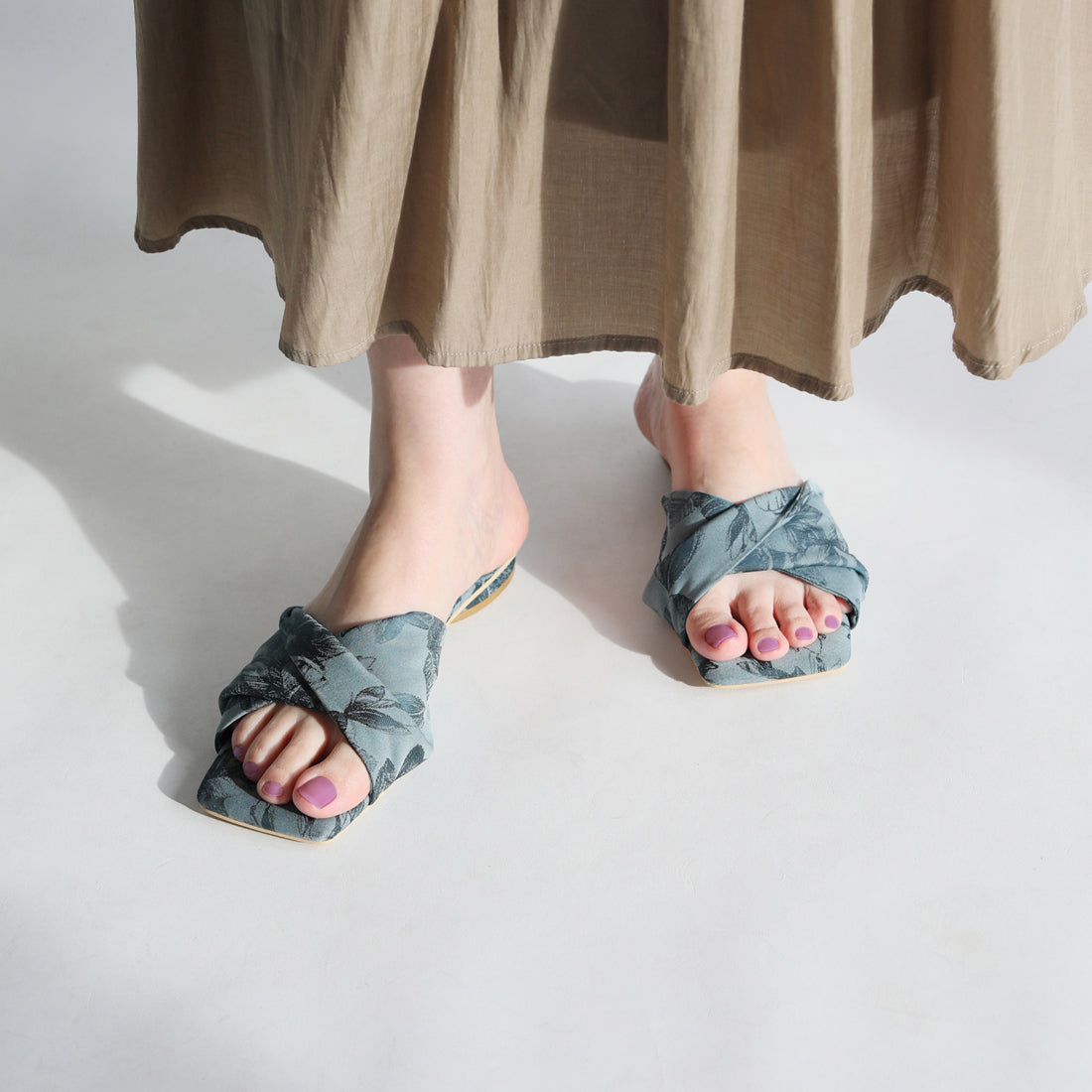 リーカ RiiiKa ボタニカル柄サンダル （bluegray） bluegray