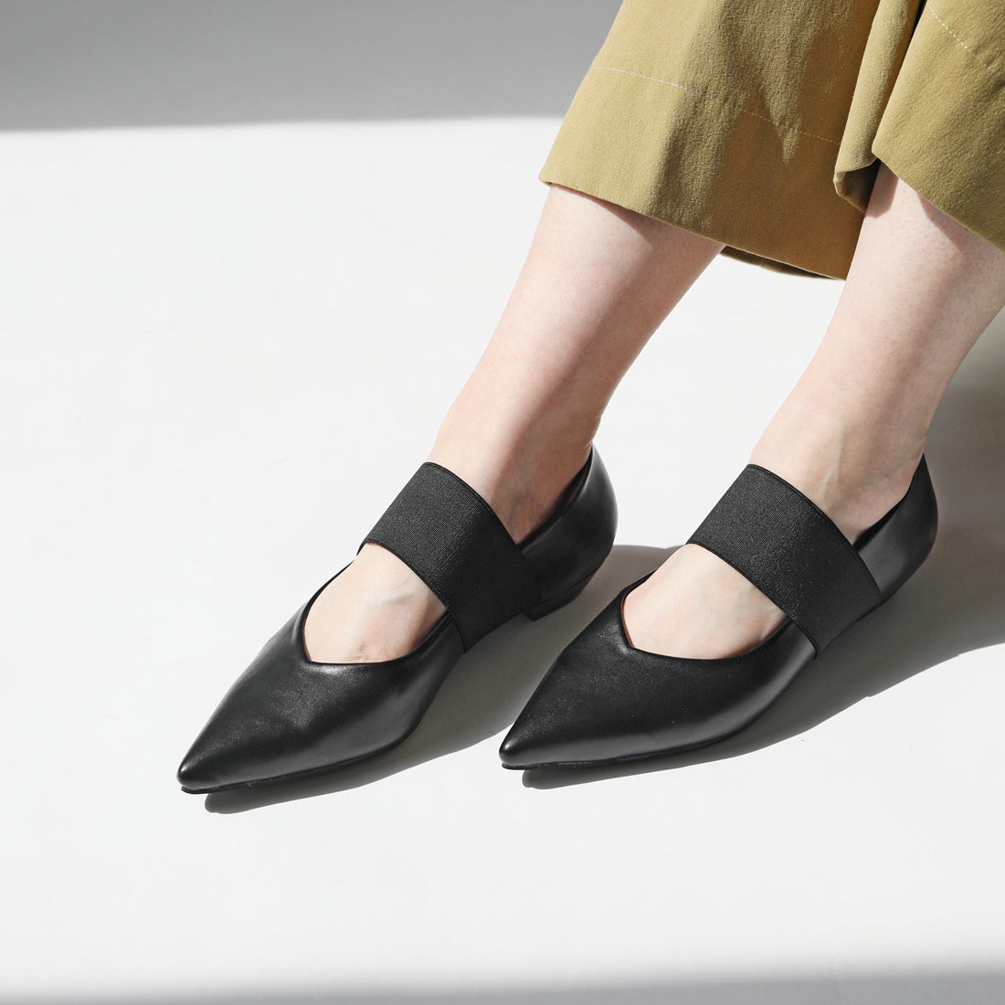 リーカ RiiiKa ゴムストラップポインテッドトゥパンプス （black） black