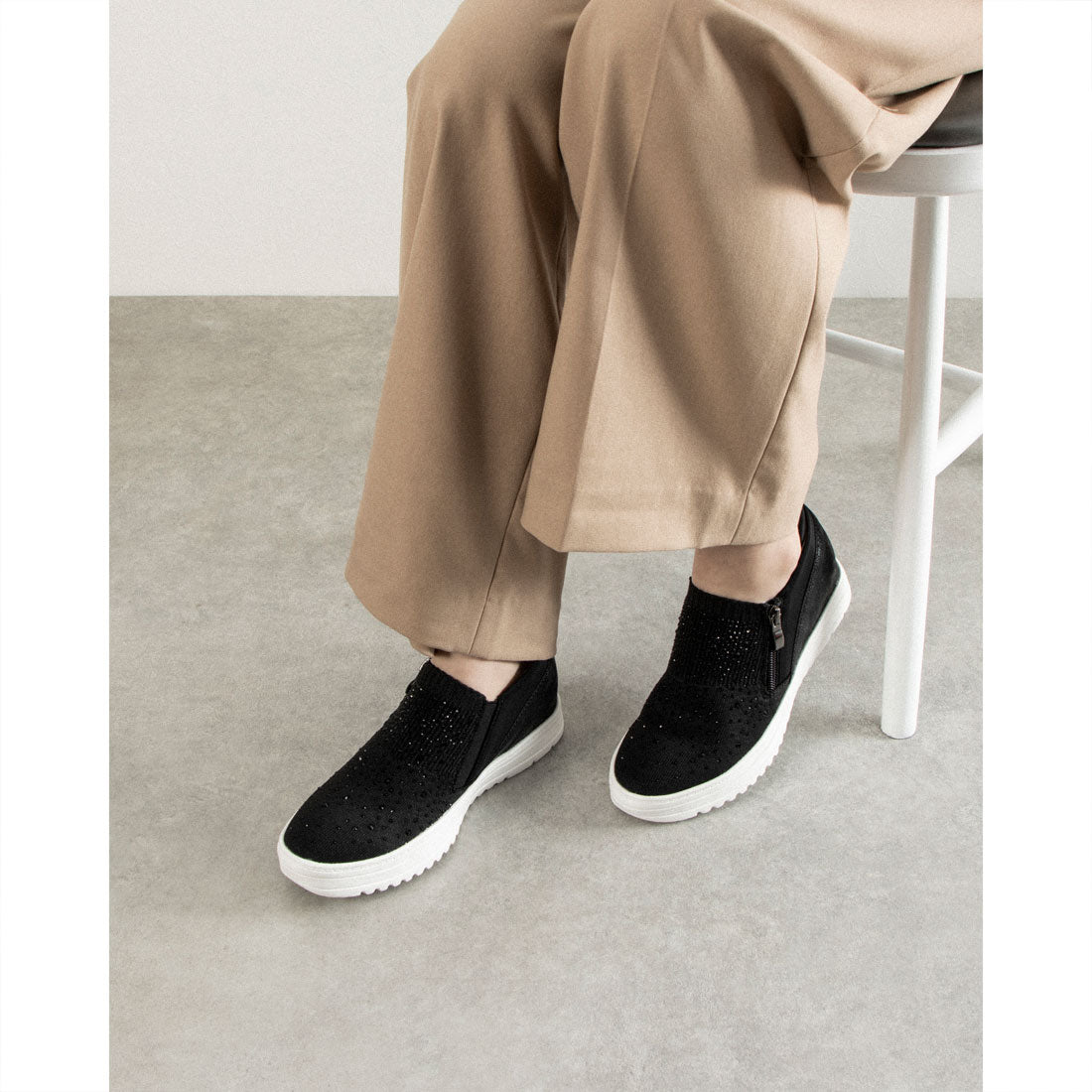 ラウンドアバウト Round About ラインストーンインヒールスニーカー （ホワイトコンビ） ホワイトコンビ